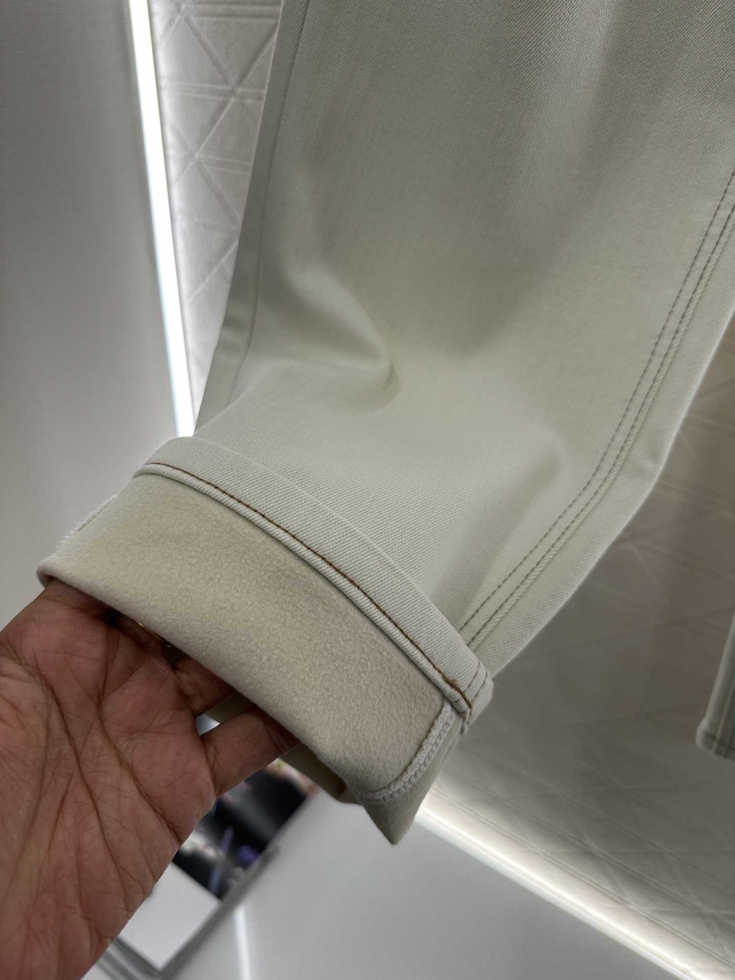 ♥Herme*♥2025新品上架 直筒腰带加绒牛仔裤定制YB斜纹棉牛仔材质，面料柔软舒适，透气性好，反复