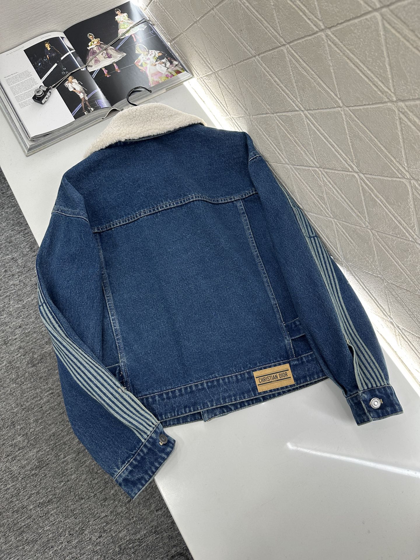 ♥Dio*♥2025新品上架可拆卸翻领牛仔外套长裤套装定制YB斜纹全棉牛仔材质，水洗做旧复古蓝，翻领牛仔