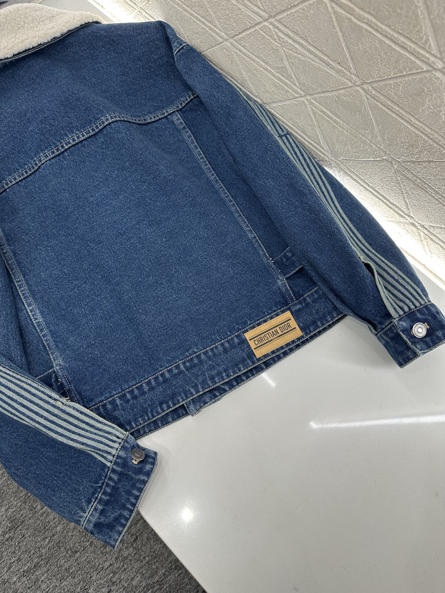 ♥Dio*♥2025新品上架可拆卸翻领牛仔外套长裤套装定制YB斜纹全棉牛仔材质，水洗做旧复古蓝，翻领牛仔