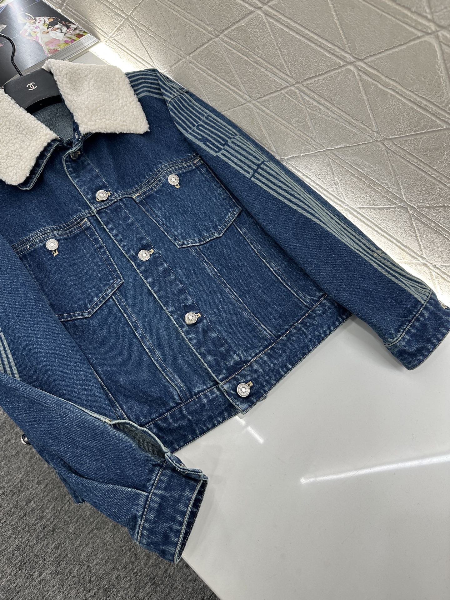 ♥Dio*♥2025新品上架可拆卸翻领牛仔外套长裤套装定制YB斜纹全棉牛仔材质，水洗做旧复古蓝，翻领牛仔