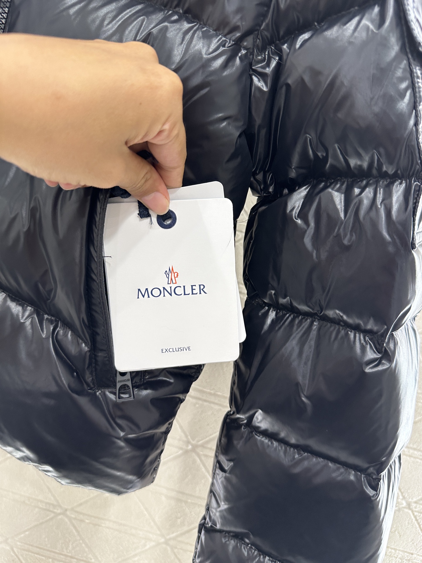♥Moncle*♥2025新品上架 长方压纹立领羽绒服定制YB进口再生尼龙材质，白鹅绒填充内里，整件轻盈
