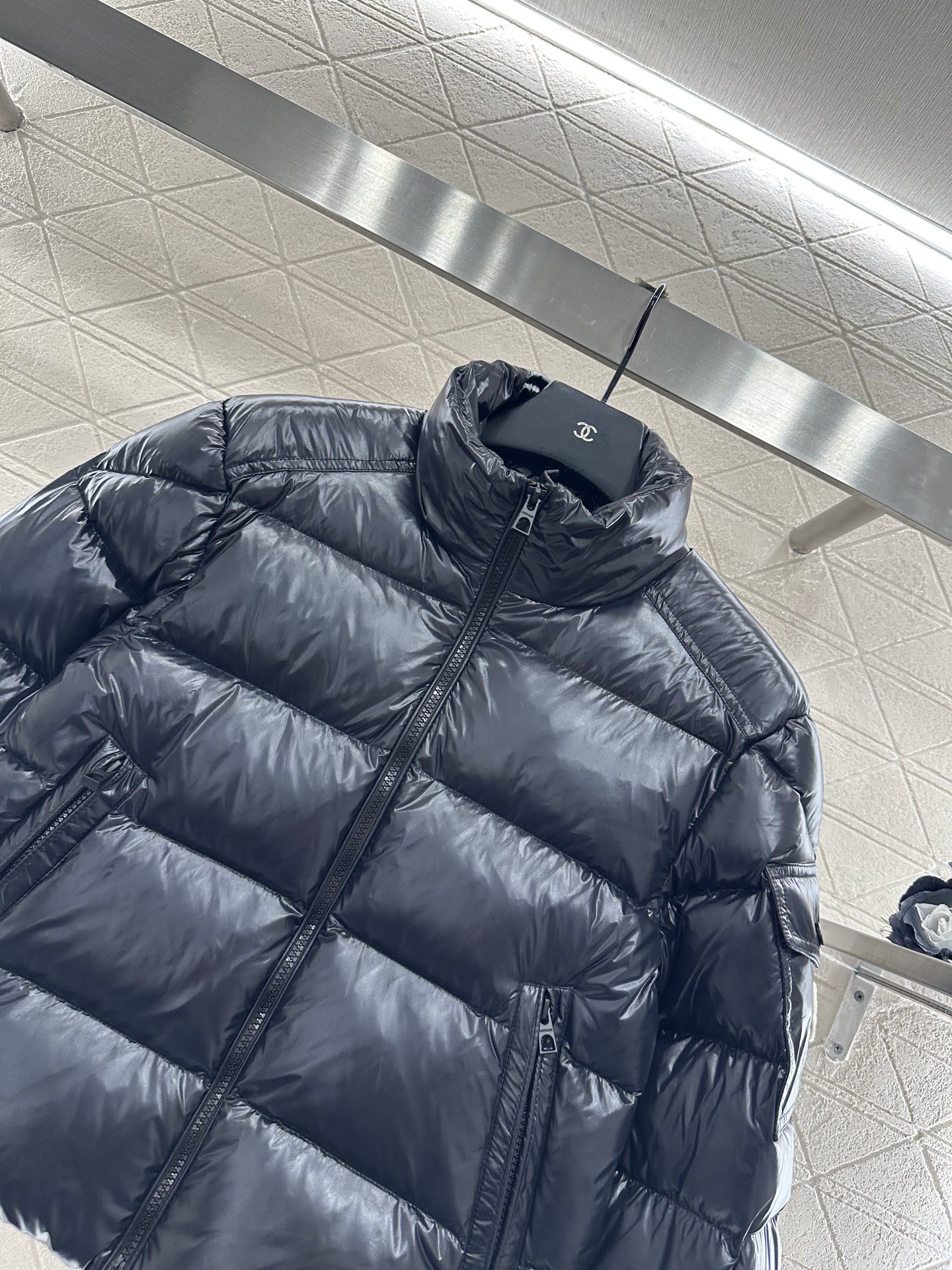 ♥Moncle*♥2025新品上架 长方压纹立领羽绒服定制YB进口再生尼龙材质，白鹅绒填充内里，整件轻盈