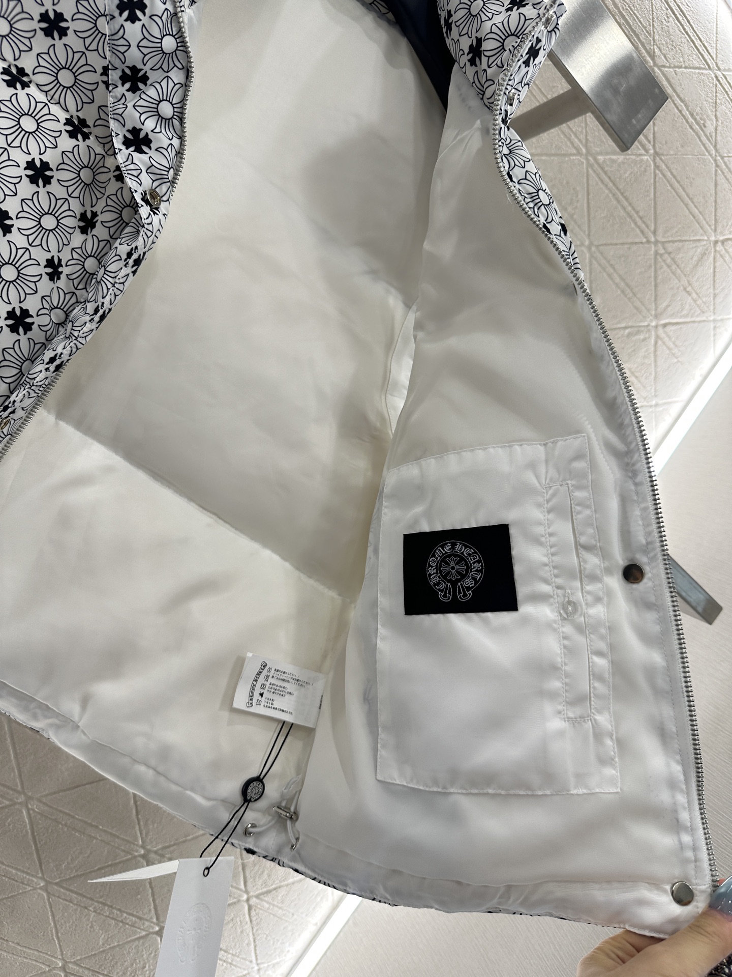 ♥Chrome heart*♥2025新品上架 十字架印花棉服马甲定制YB防风防水尼龙材质，羽绒棉填充内