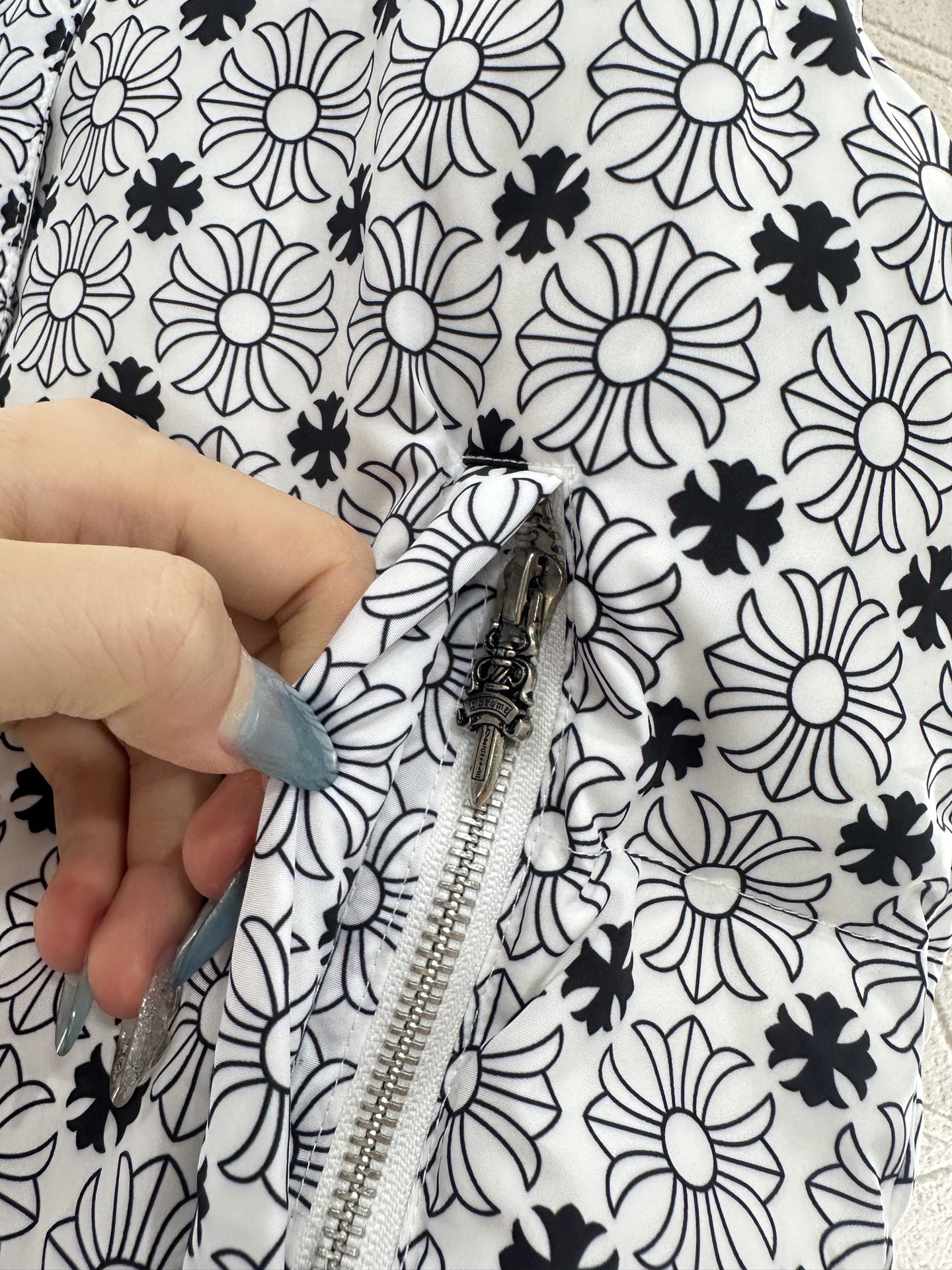 ♥Chrome heart*♥2025新品上架 十字架印花棉服马甲定制YB防风防水尼龙材质，羽绒棉填充内