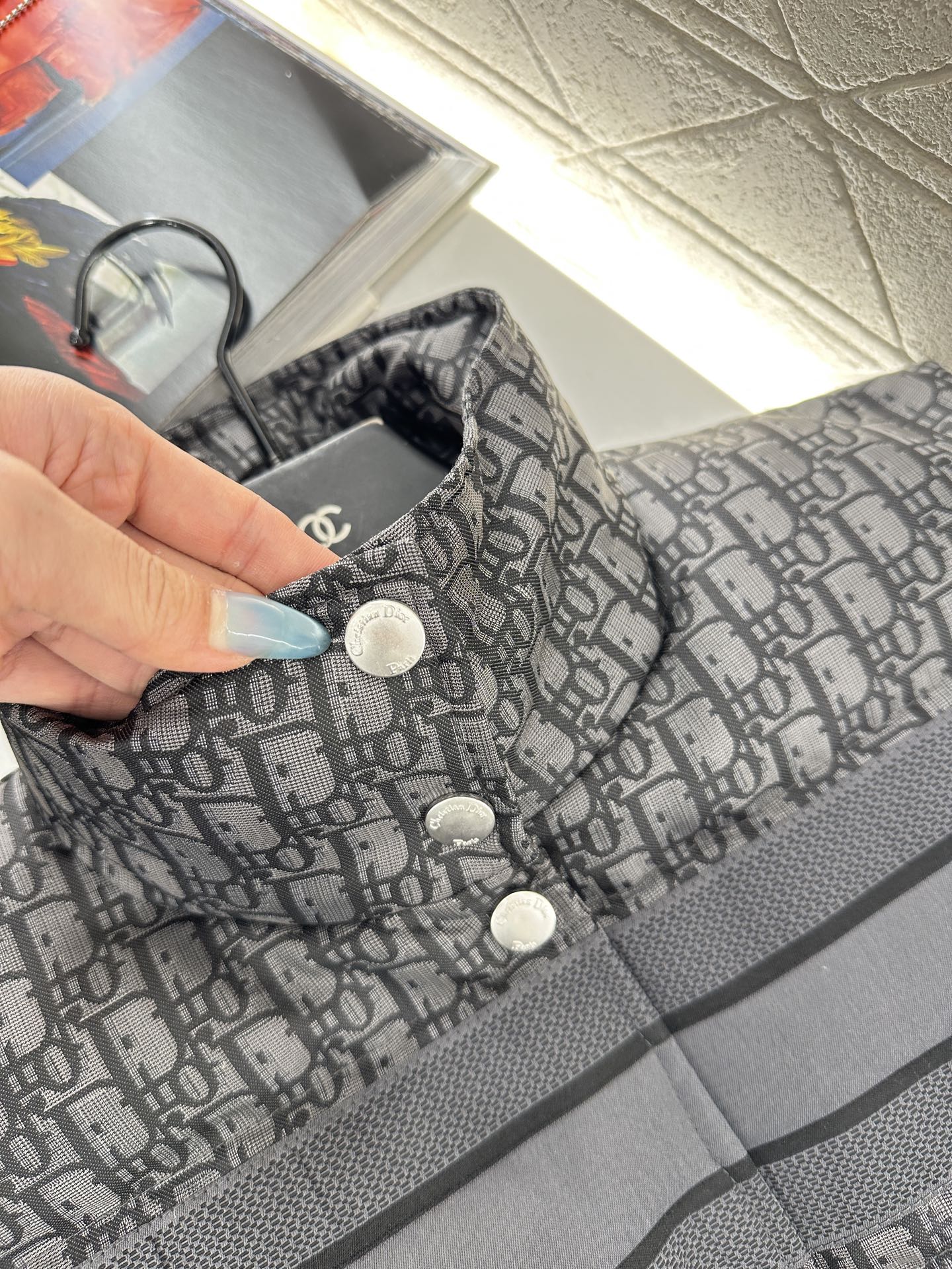 ♥Dio*♥2025新品上架 立领提花羽绒马甲定制YB进口提花材质，羽绒填充内里，整件轻盈保暖，立领提花