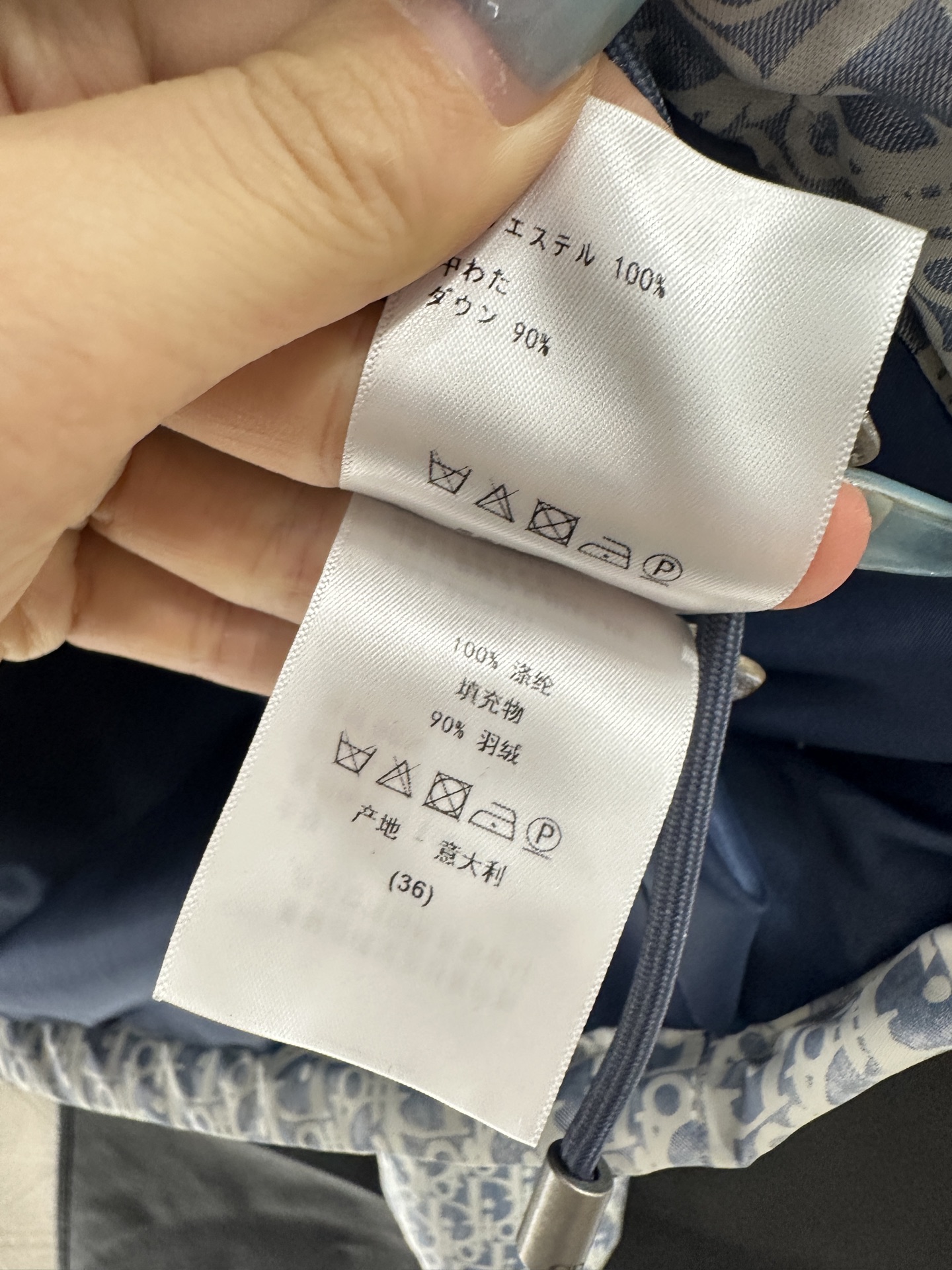 ♥Dio*♥2025新品上架 腰带立领提花羽绒马甲定制YB进口提花材质，羽绒填充内里，整件轻盈保暖，立领