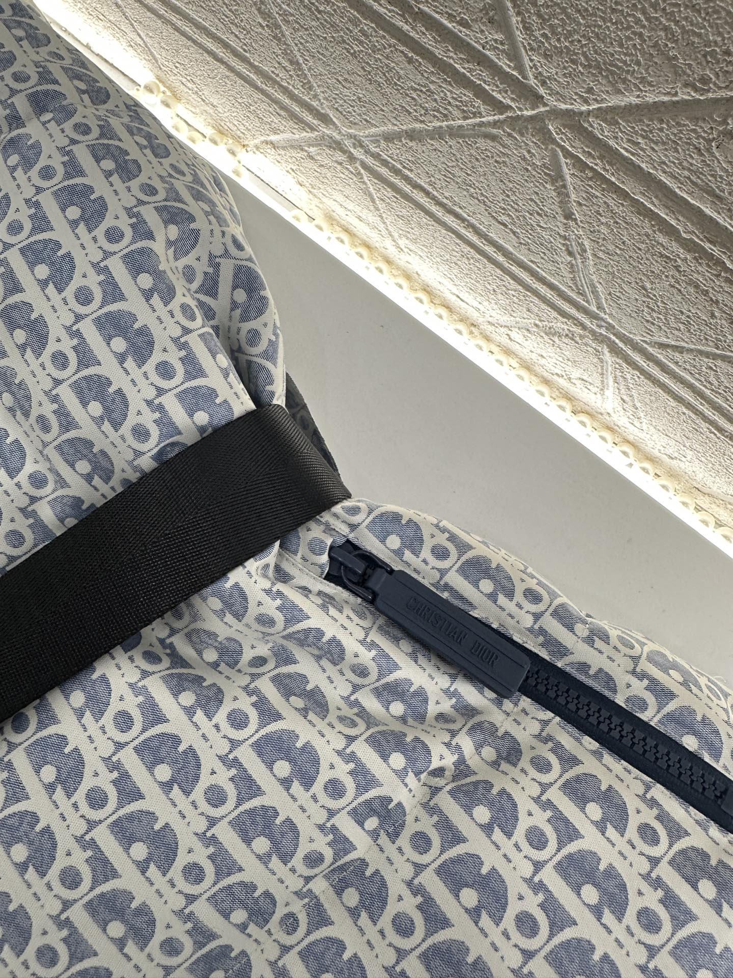 ♥Dio*♥2025新品上架 腰带立领提花羽绒马甲定制YB进口提花材质，羽绒填充内里，整件轻盈保暖，立领