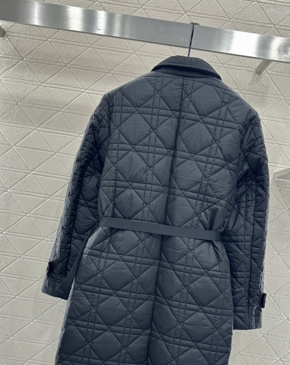 ♥Dio*♥2025新品上架 翻领藤格纹棉服长款外套定制YB防风防水尼龙材质，衔棉填充内里，整件轻盈保暖