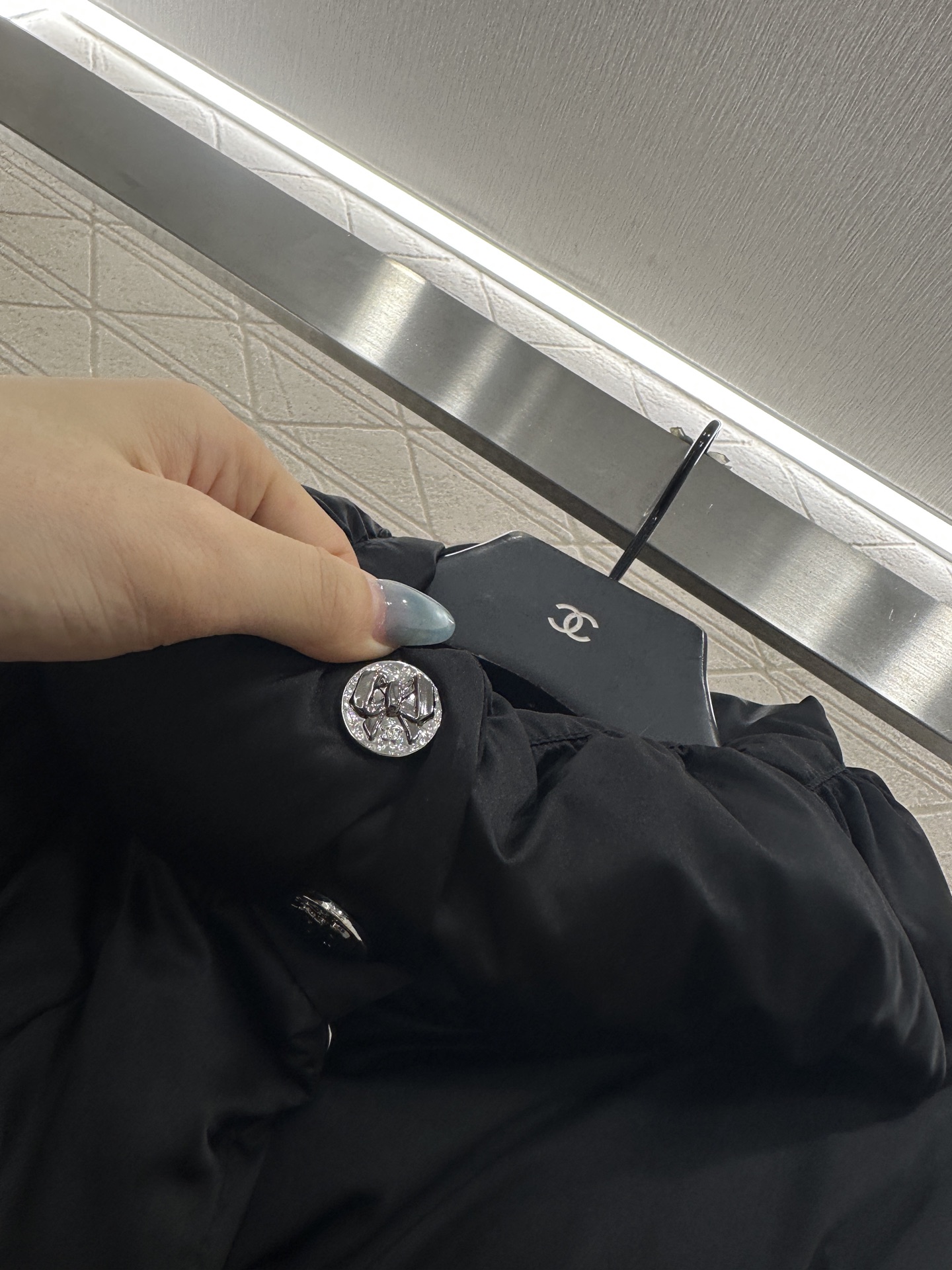 ♥Chane*♥2025新品上架 丝绒蝴蝶结中长款羽绒外套定制YB防风防水尼龙材质，白鸭绒填充内里，整件