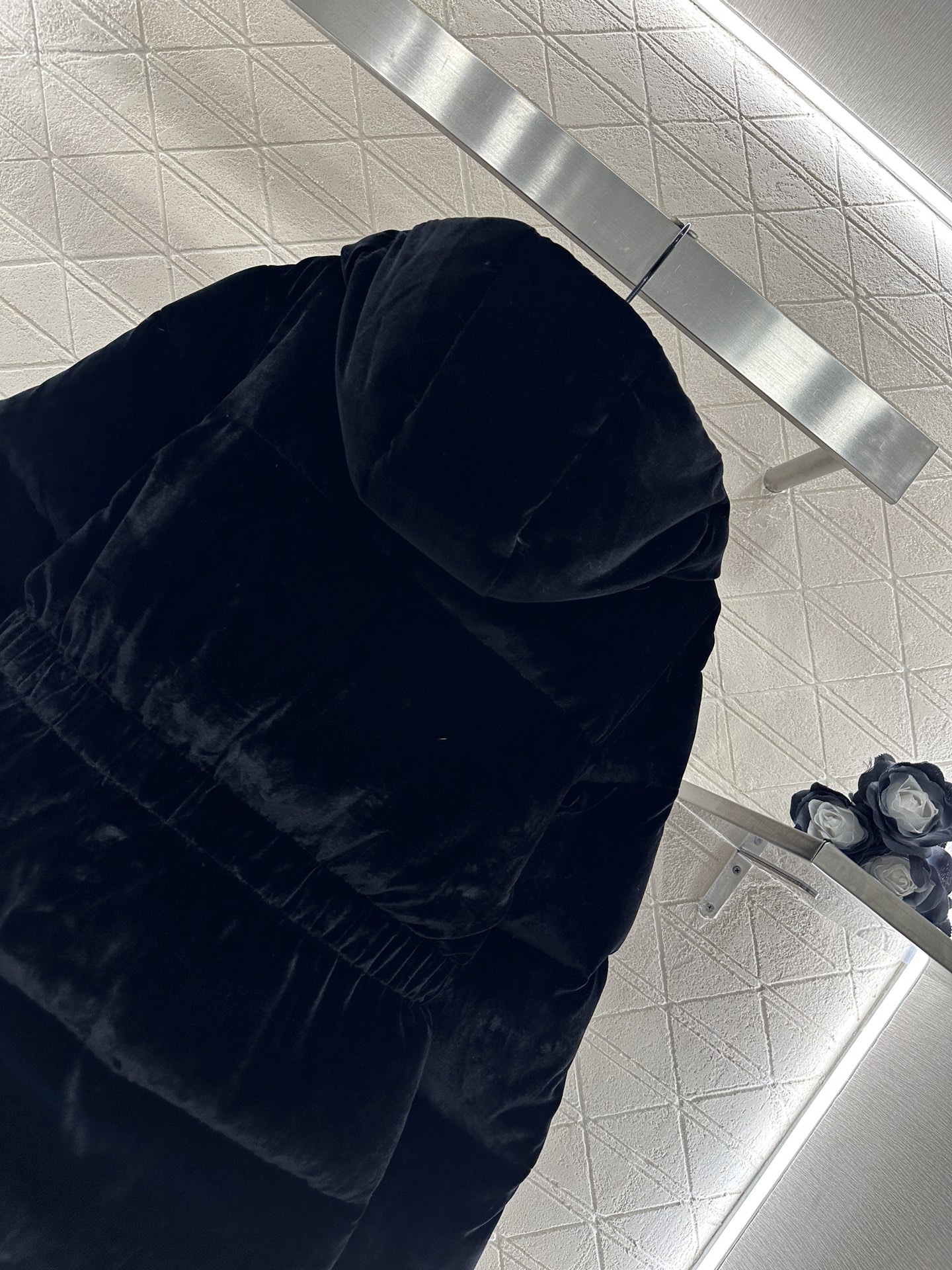 ♥Prad*♥2025新品上架 连帽收腰羽绒服定制YB进口丝绒材质，白鹅绒填充内里，整件轻盈保暖，长方形