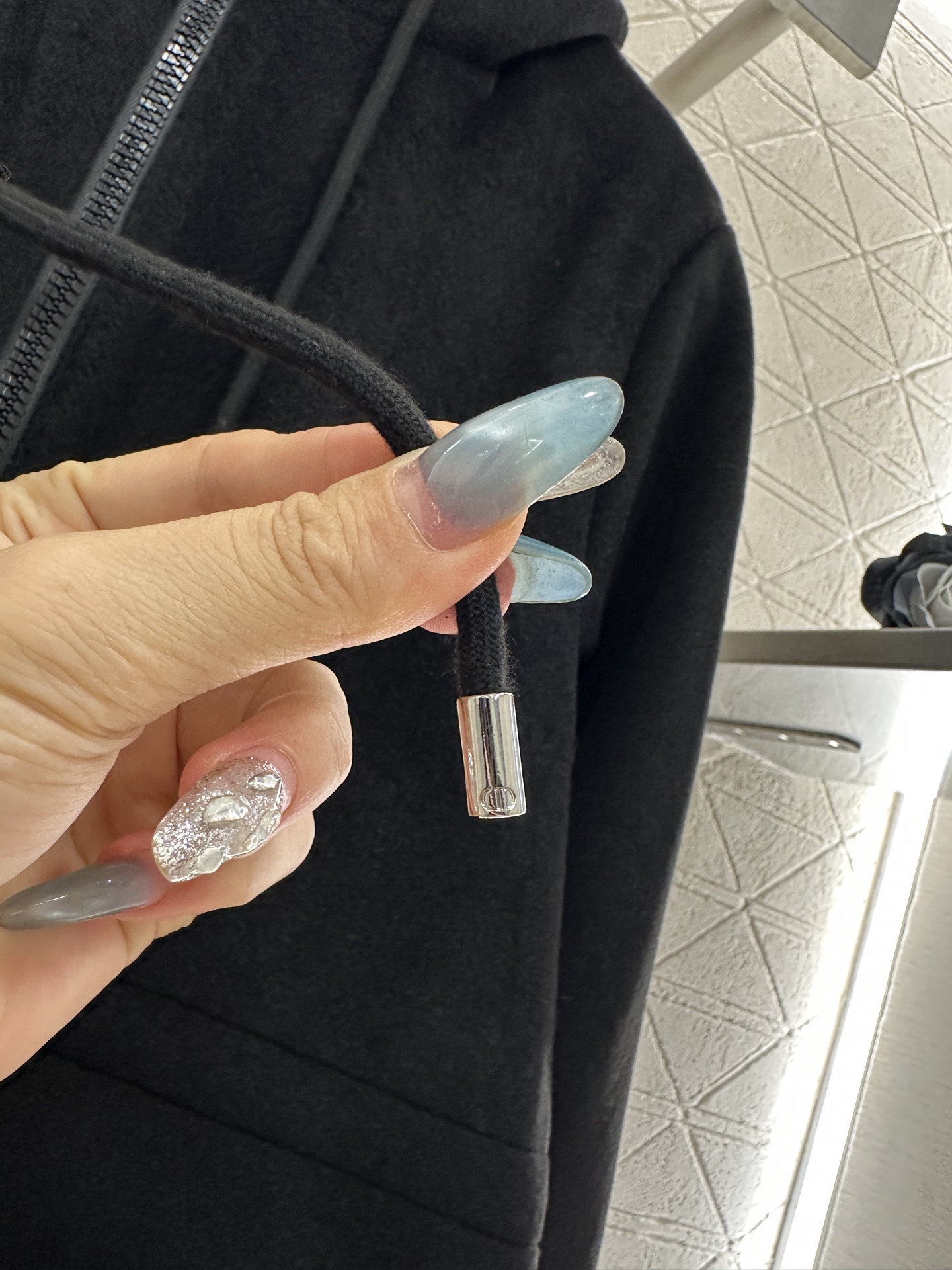 ♥Dio*♥2025新品上架 连帽抽绳棉服外套定制YB进口毛呢材质，肌理明显，质感高级。连帽拉链外套，连