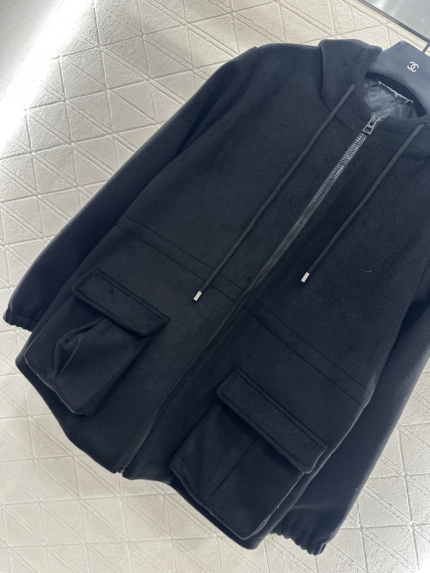 ♥Dio*♥2025新品上架 连帽抽绳棉服外套定制YB进口毛呢材质，肌理明显，质感高级。连帽拉链外套，连