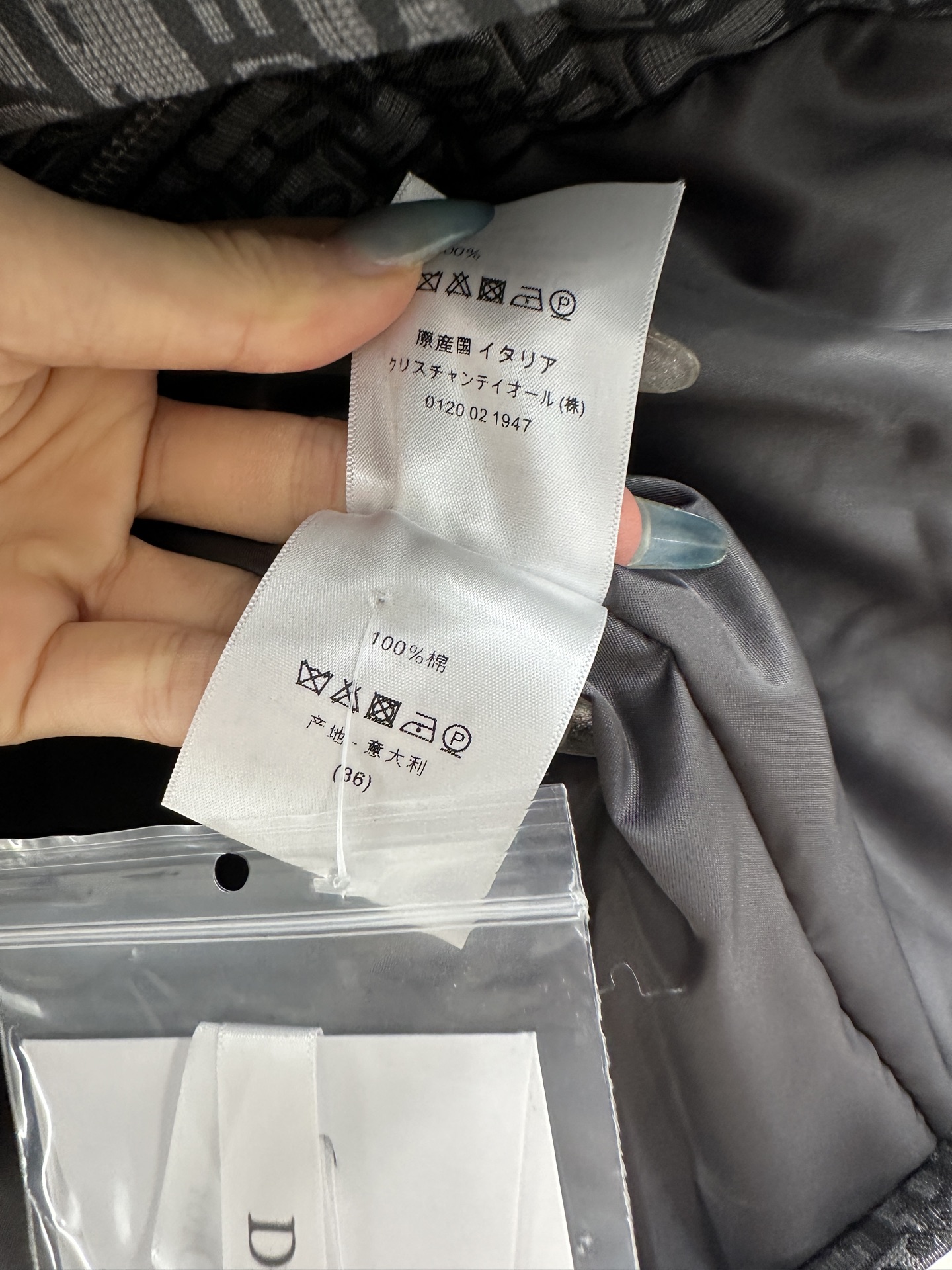 ♥Dio*♥2025新品上架连帽提花抽绳收腰棉服外套定制YB进口提花材质，羽绒棉填充内里，整件轻盈保暖，