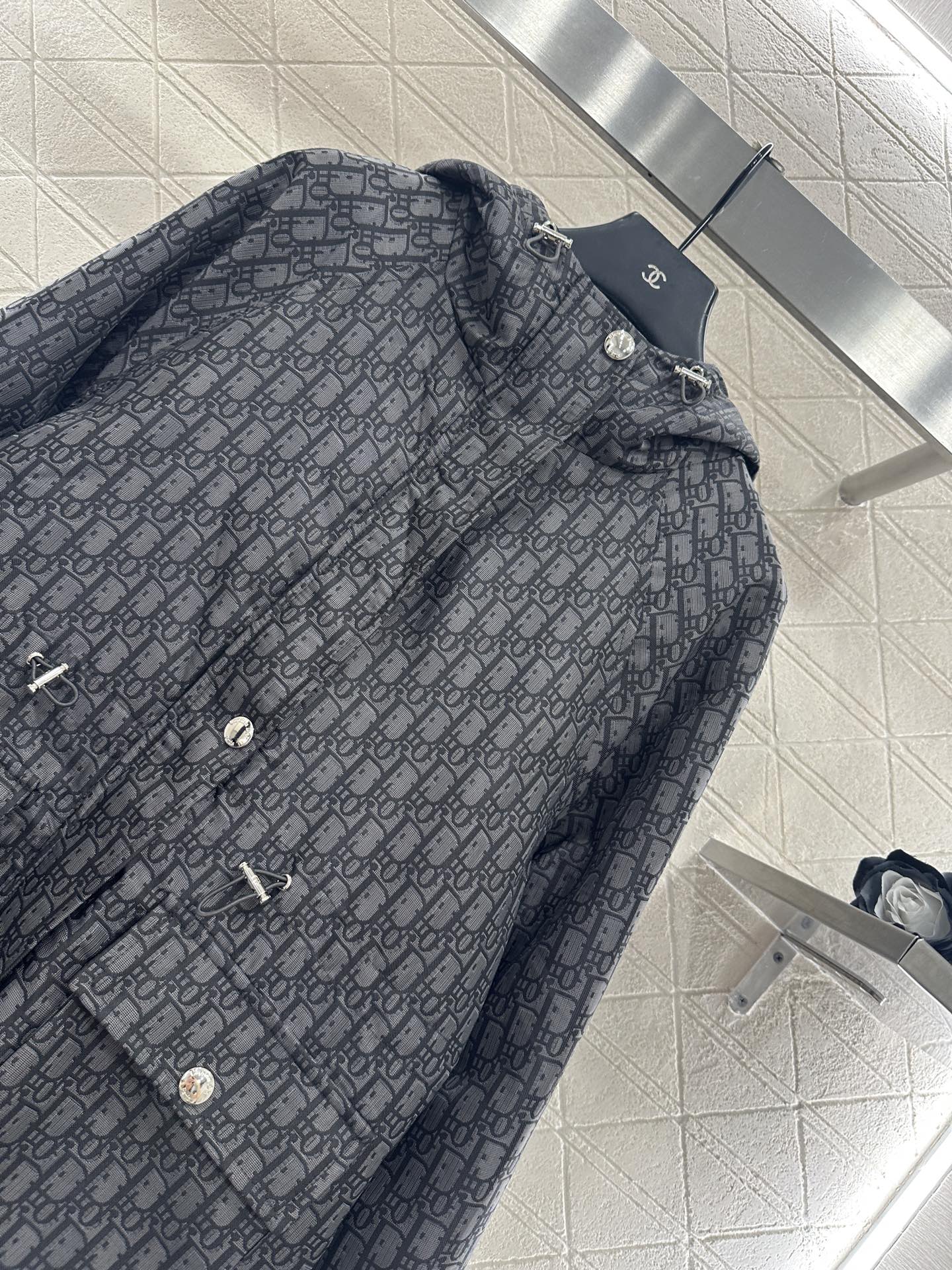 ♥Dio*♥2025新品上架连帽提花抽绳收腰棉服外套定制YB进口提花材质，羽绒棉填充内里，整件轻盈保暖，