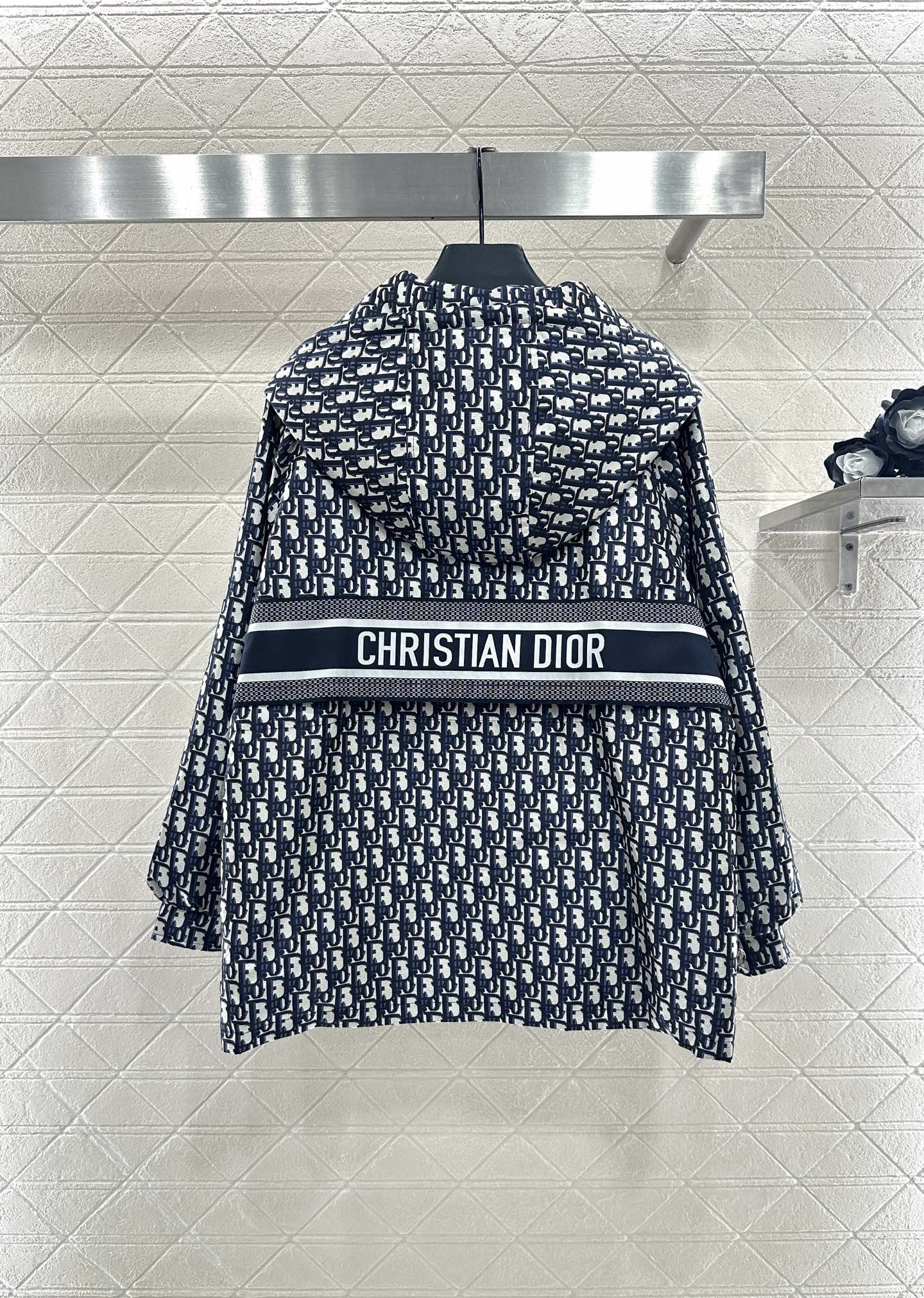 ♥Dio*♥2025新品上架连帽提花抽绳收腰棉服外套定制YB进口提花材质，羽绒棉填充内里，整件轻盈保暖，