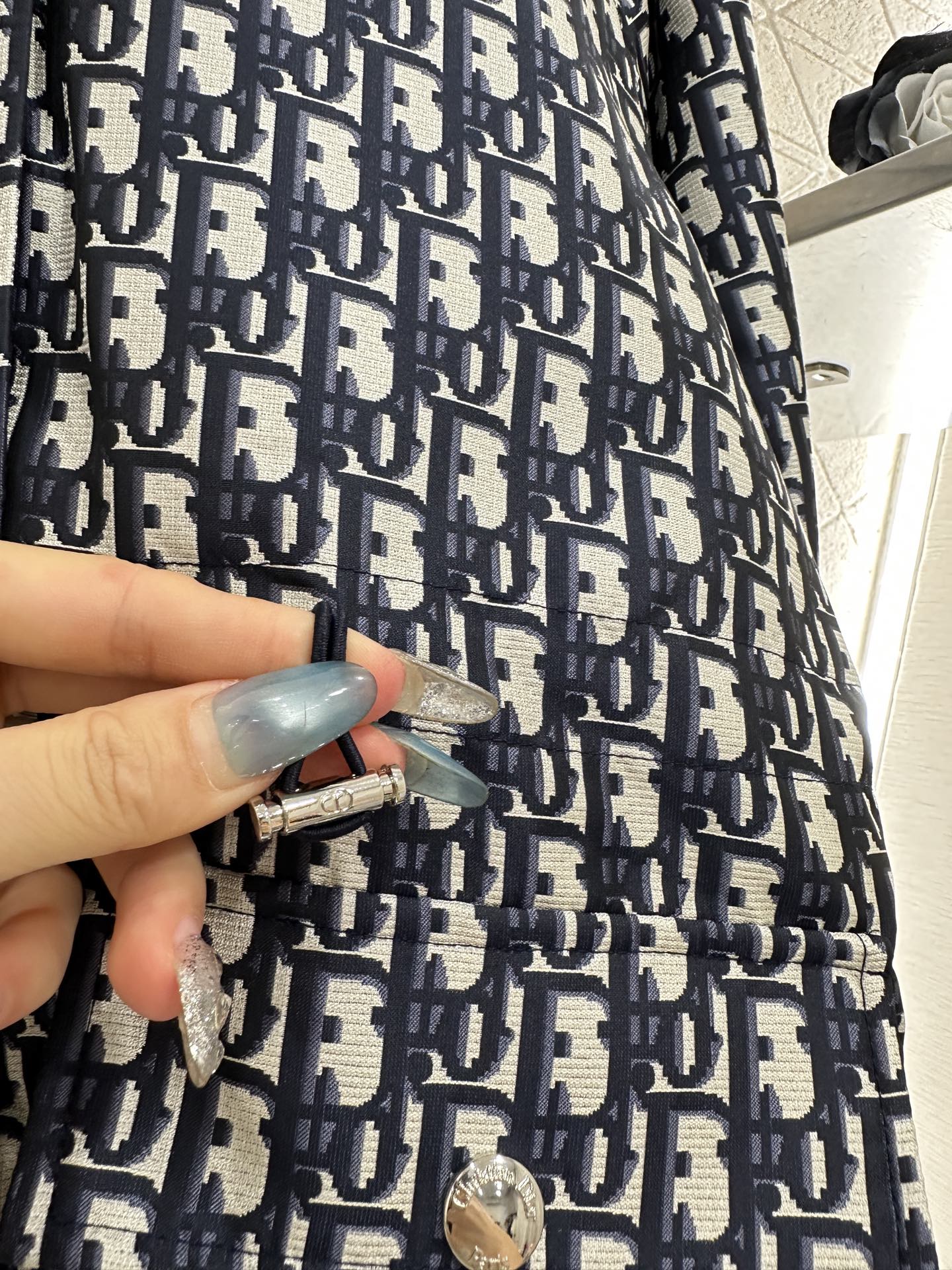 ♥Dio*♥2025新品上架连帽提花抽绳收腰棉服外套定制YB进口提花材质，羽绒棉填充内里，整件轻盈保暖，