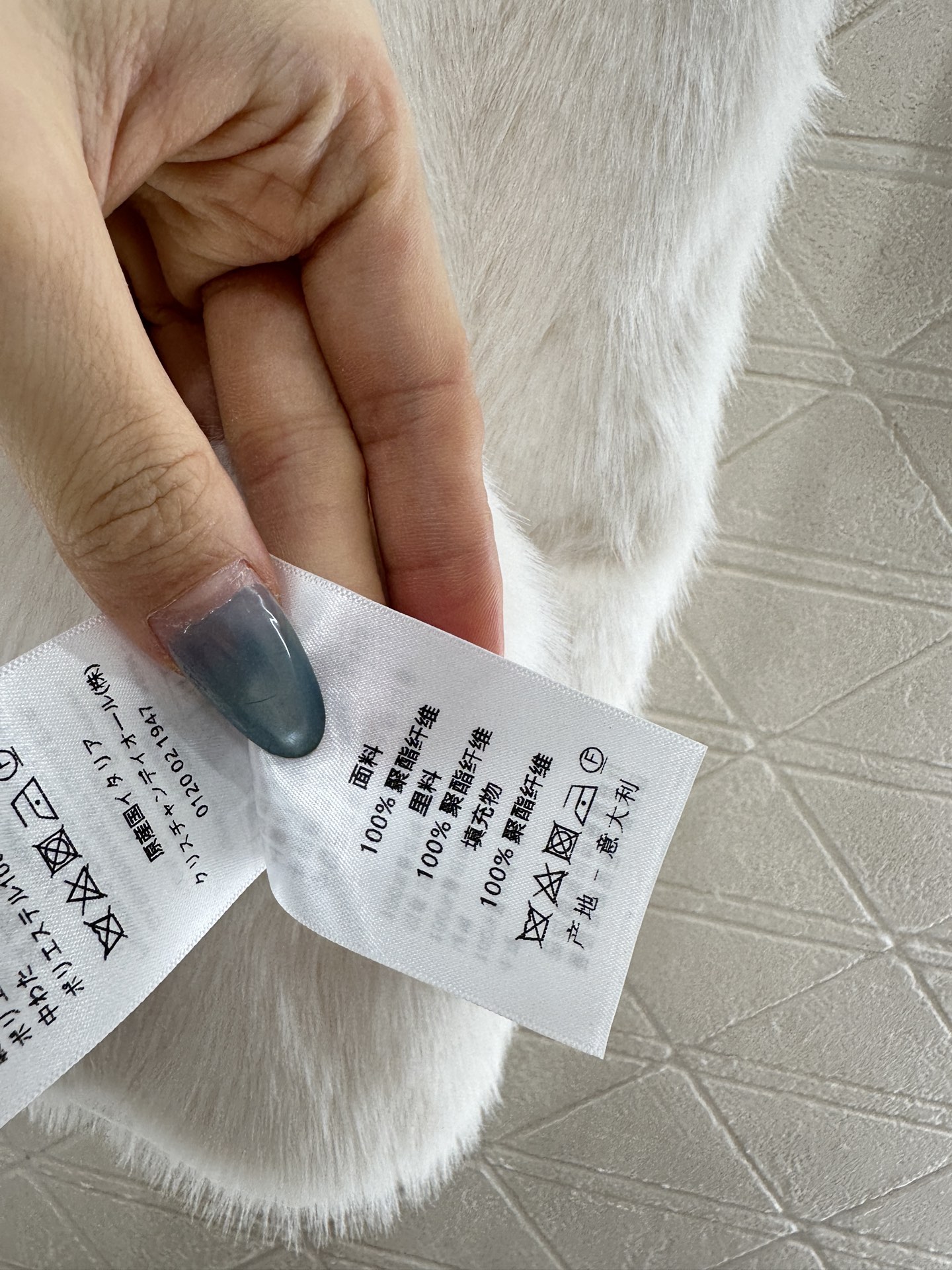 ♥Dio♥2025新品上架 两面穿马甲长裤棉服套装马甲两面穿设计,一侧饰以立体垂顺皮草毛绒材质,质感柔软