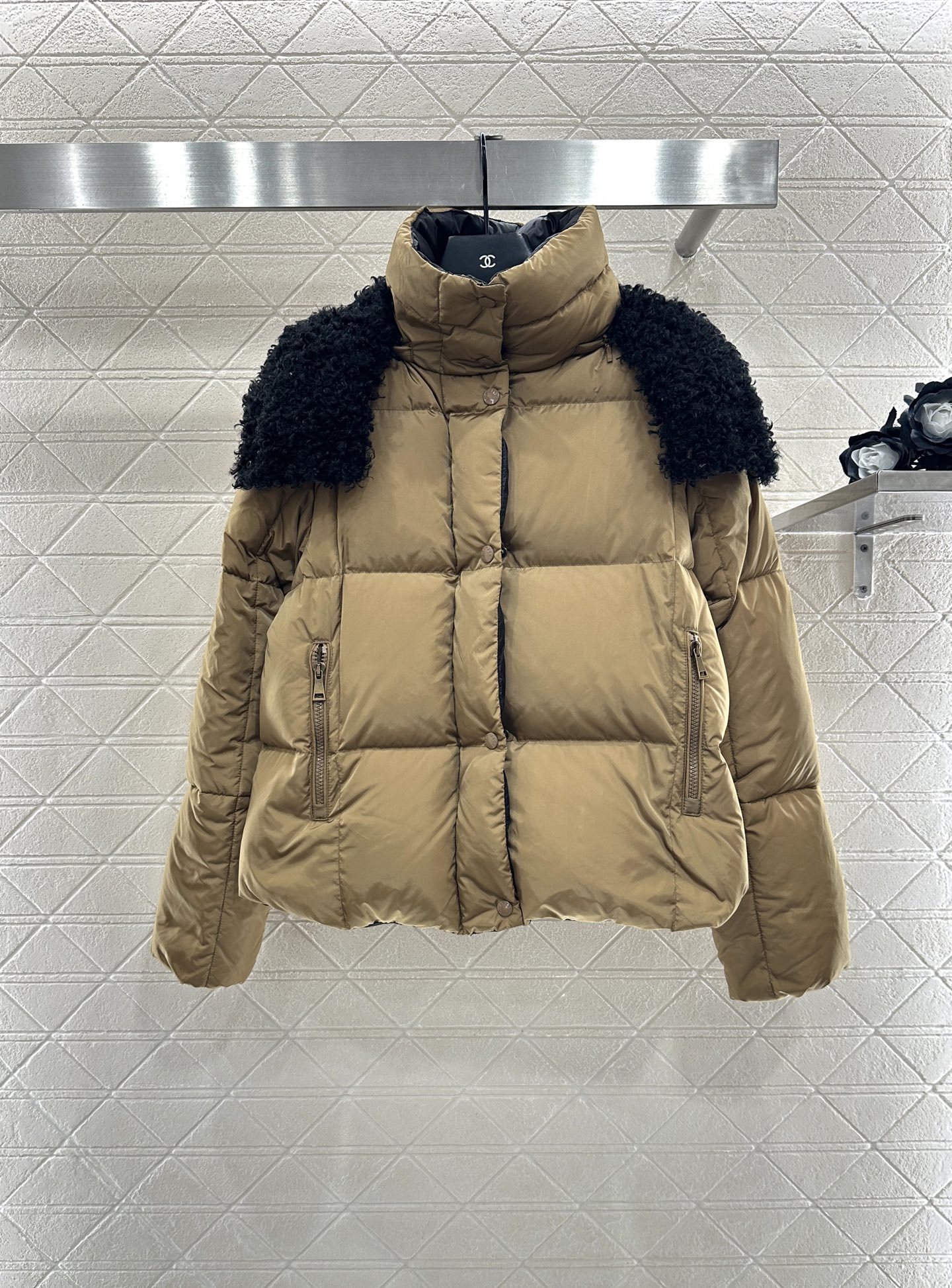 ♥Moncle*♥2025新品上架泰迪羊羔毛可拆卸连帽羽绒外套定制YB防风防水尼龙材质，质感上乘，可拆卸