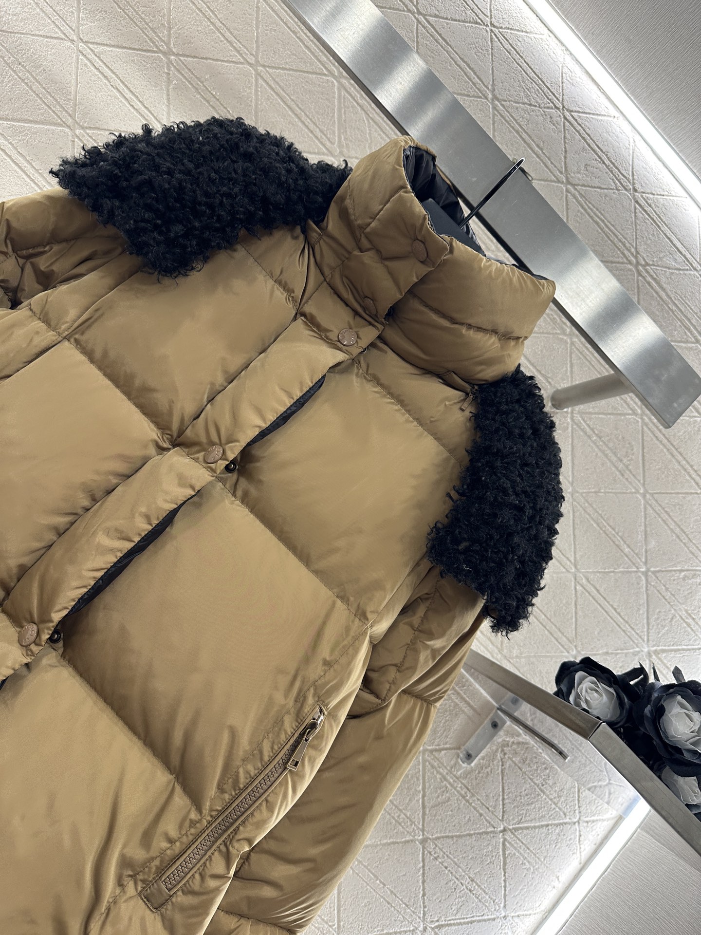 ♥Moncle*♥2025新品上架泰迪羊羔毛可拆卸连帽羽绒外套定制YB防风防水尼龙材质，质感上乘，可拆卸