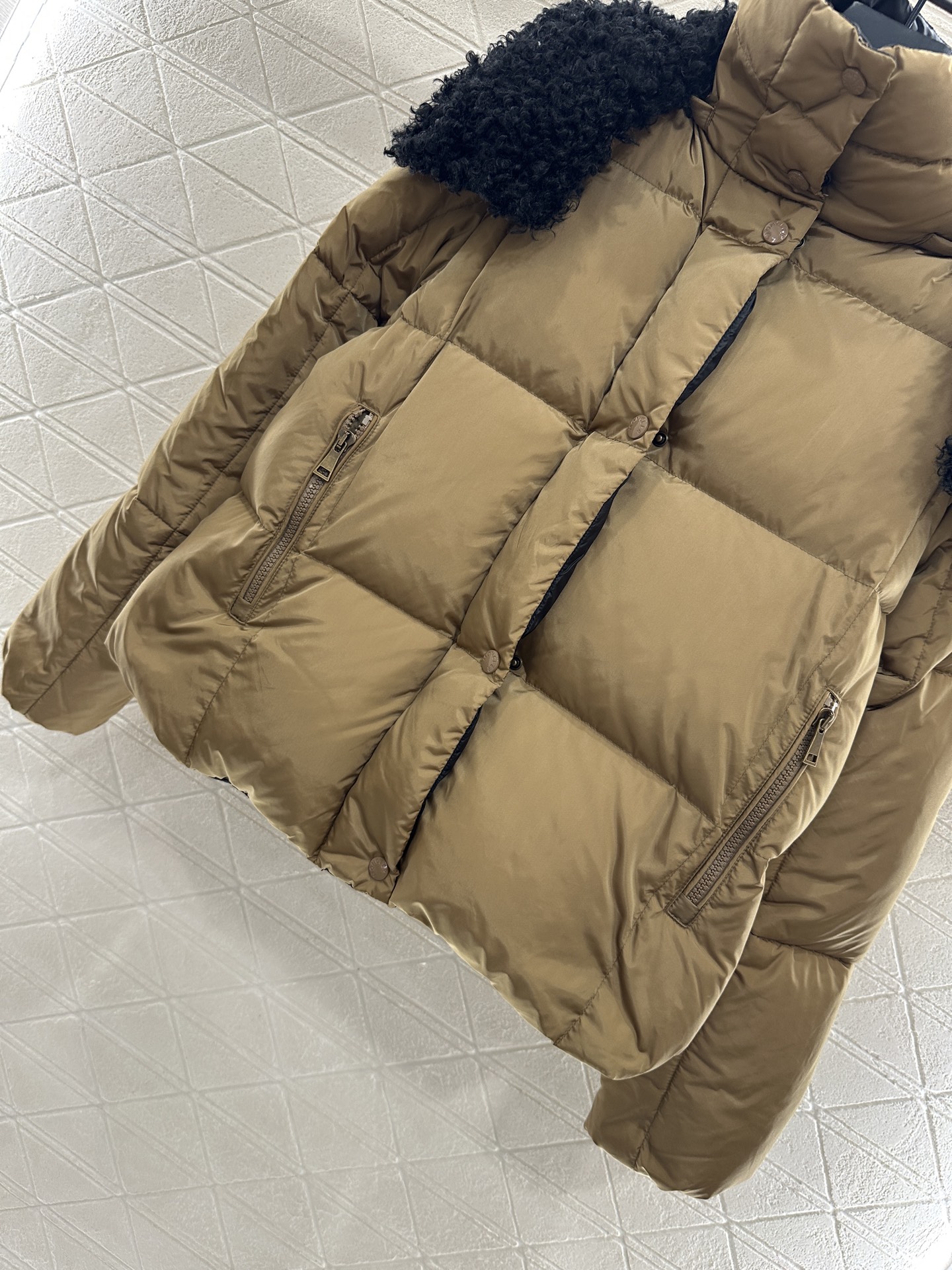 ♥Moncle*♥2025新品上架泰迪羊羔毛可拆卸连帽羽绒外套定制YB防风防水尼龙材质，质感上乘，可拆卸