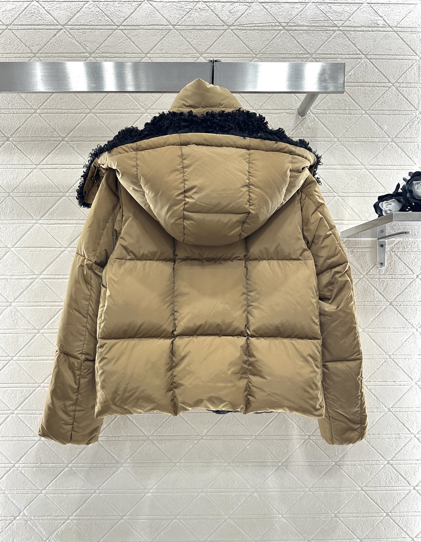 ♥Moncle*♥2025新品上架泰迪羊羔毛可拆卸连帽羽绒外套定制YB防风防水尼龙材质，质感上乘，可拆卸