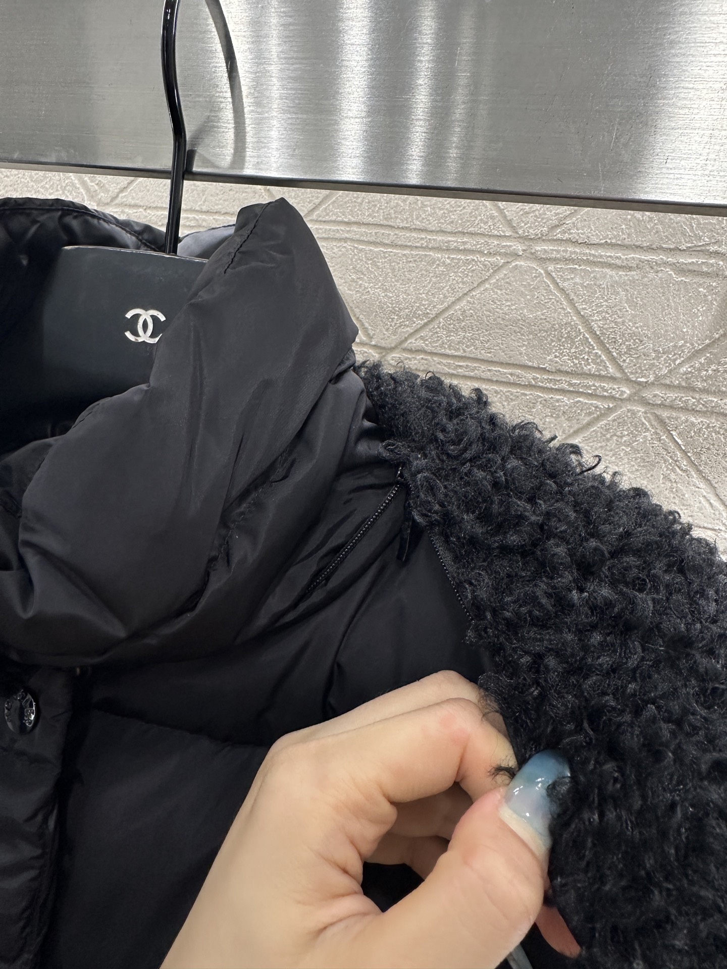 ♥Moncle*♥2025新品上架泰迪羊羔毛可拆卸连帽羽绒外套定制YB防风防水尼龙材质，质感上乘，可拆卸