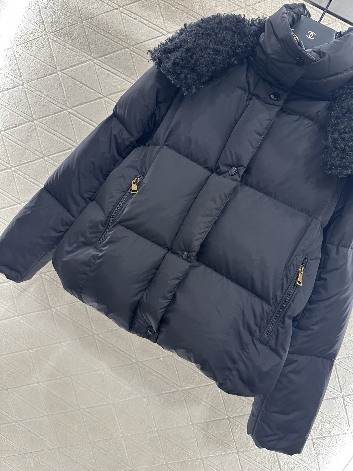 ♥Moncle*♥2025新品上架泰迪羊羔毛可拆卸连帽羽绒外套定制YB防风防水尼龙材质，质感上乘，可拆卸