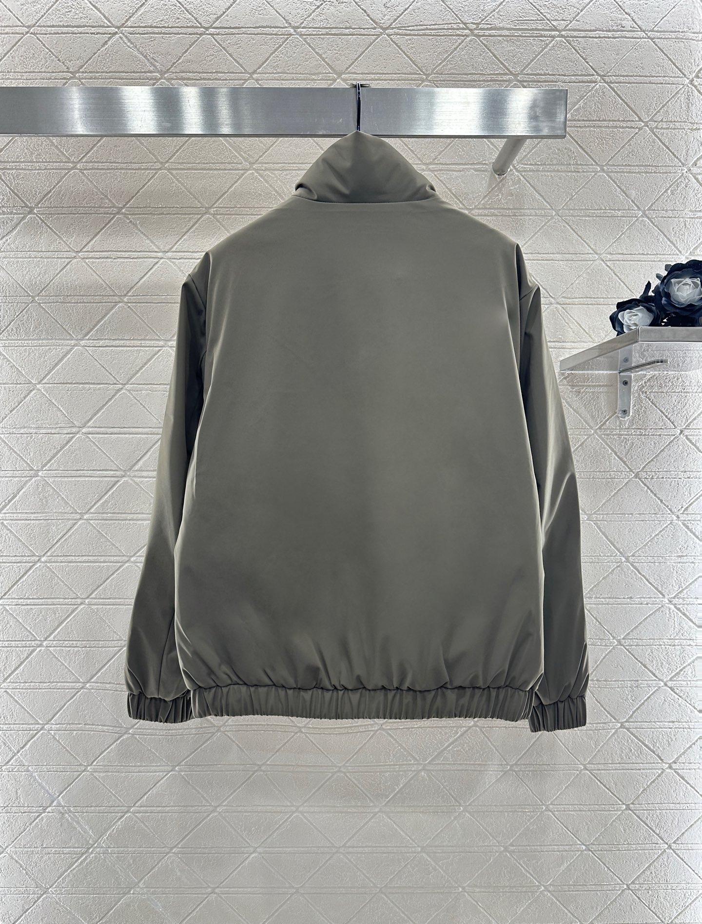 ♥Moncle*♥2025新品上架 立领棉服外套定制YB进口防水防风尼龙材质，羽绒棉填充内里，整件轻盈保