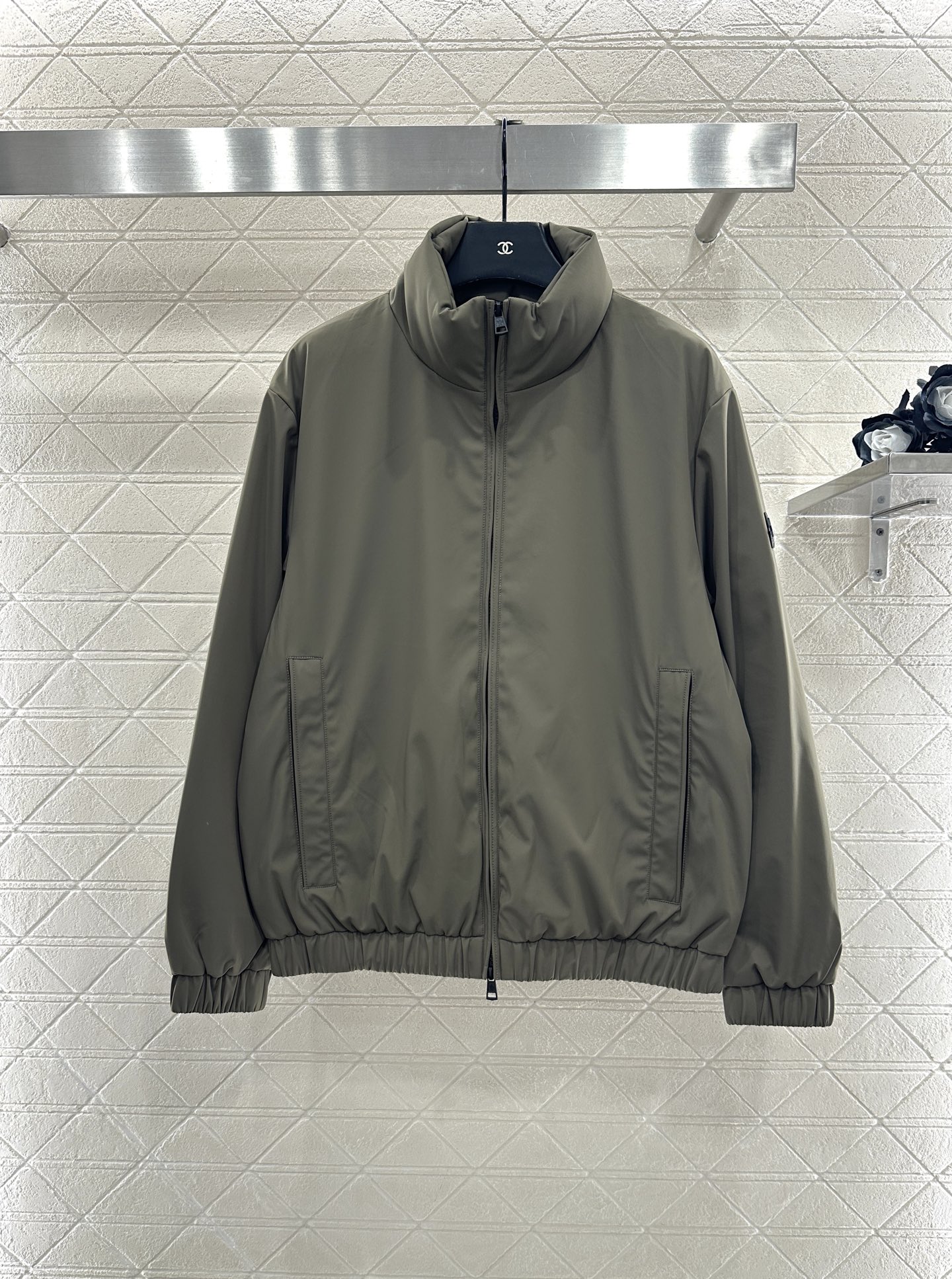 ♥Moncle*♥2025新品上架 立领棉服外套定制YB进口防水防风尼龙材质，羽绒棉填充内里，整件轻盈保