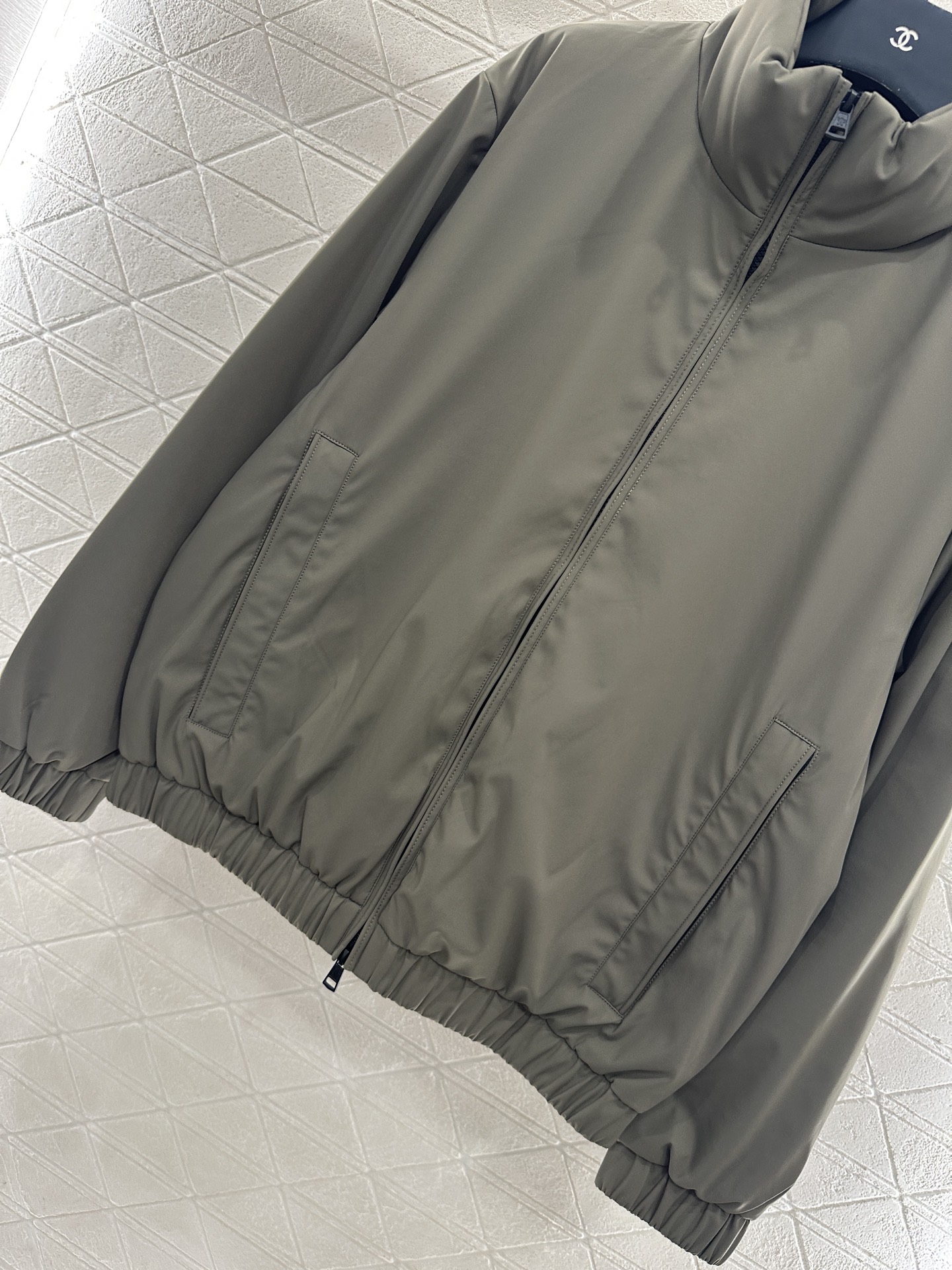 ♥Moncle*♥2025新品上架 立领棉服外套定制YB进口防水防风尼龙材质，羽绒棉填充内里，整件轻盈保