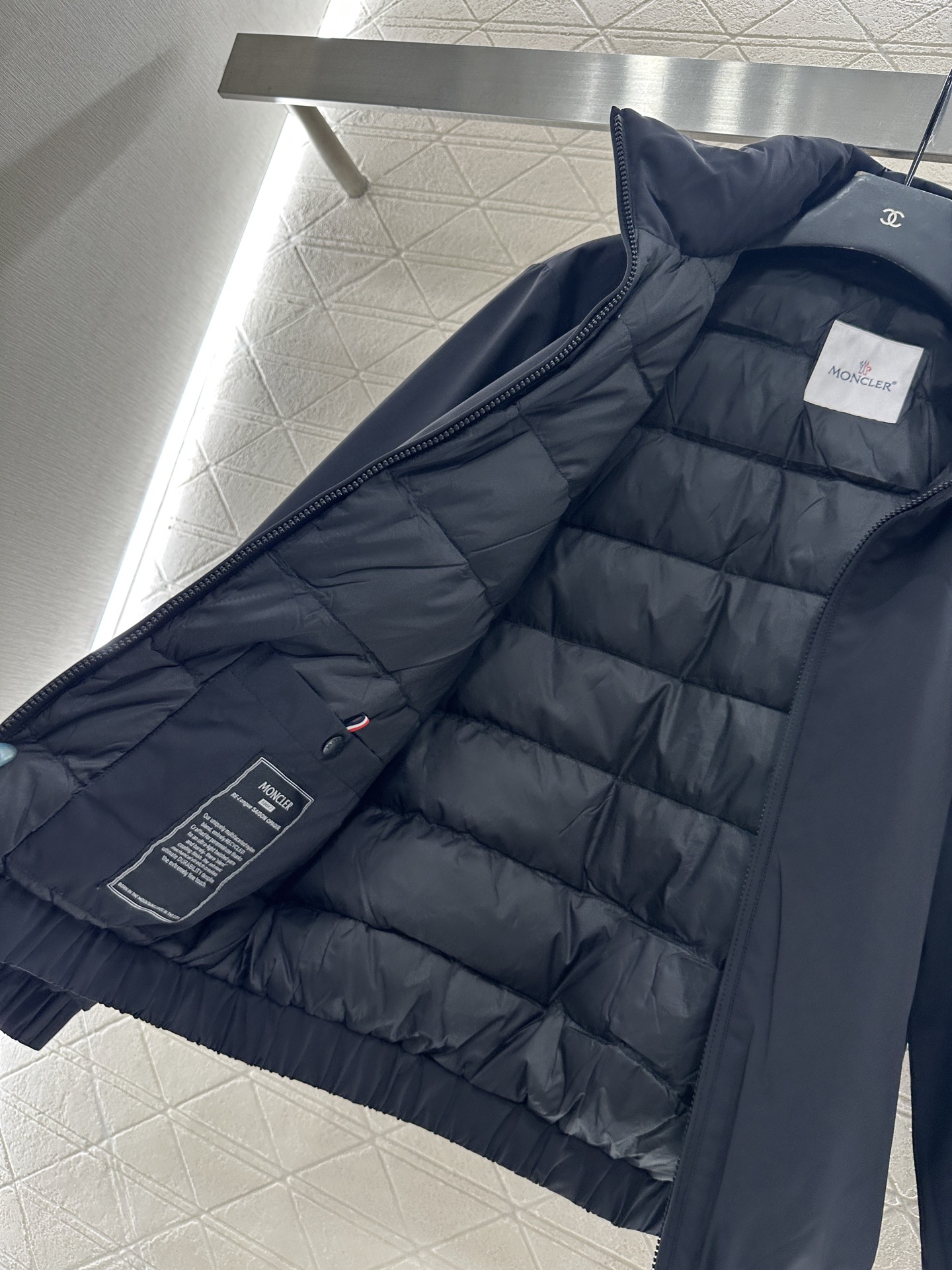 ♥Moncle*♥2025新品上架 立领棉服外套定制YB进口防水防风尼龙材质，羽绒棉填充内里，整件轻盈保