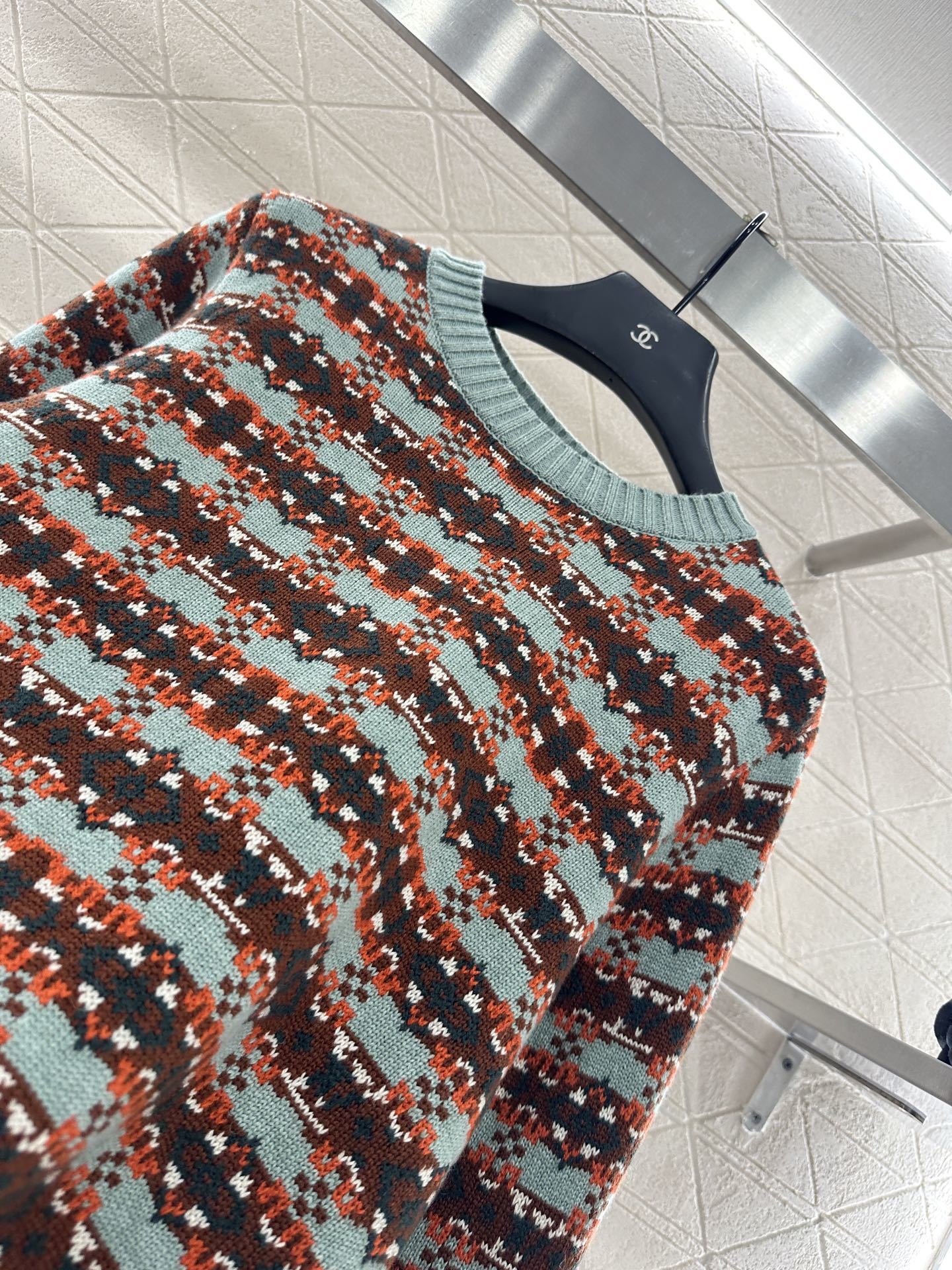 ♥Louis vuitto*♥2025新品上架 圆领针织套头毛衣定制YB羊毛纱线织造,质感光泽,柔软亲肤