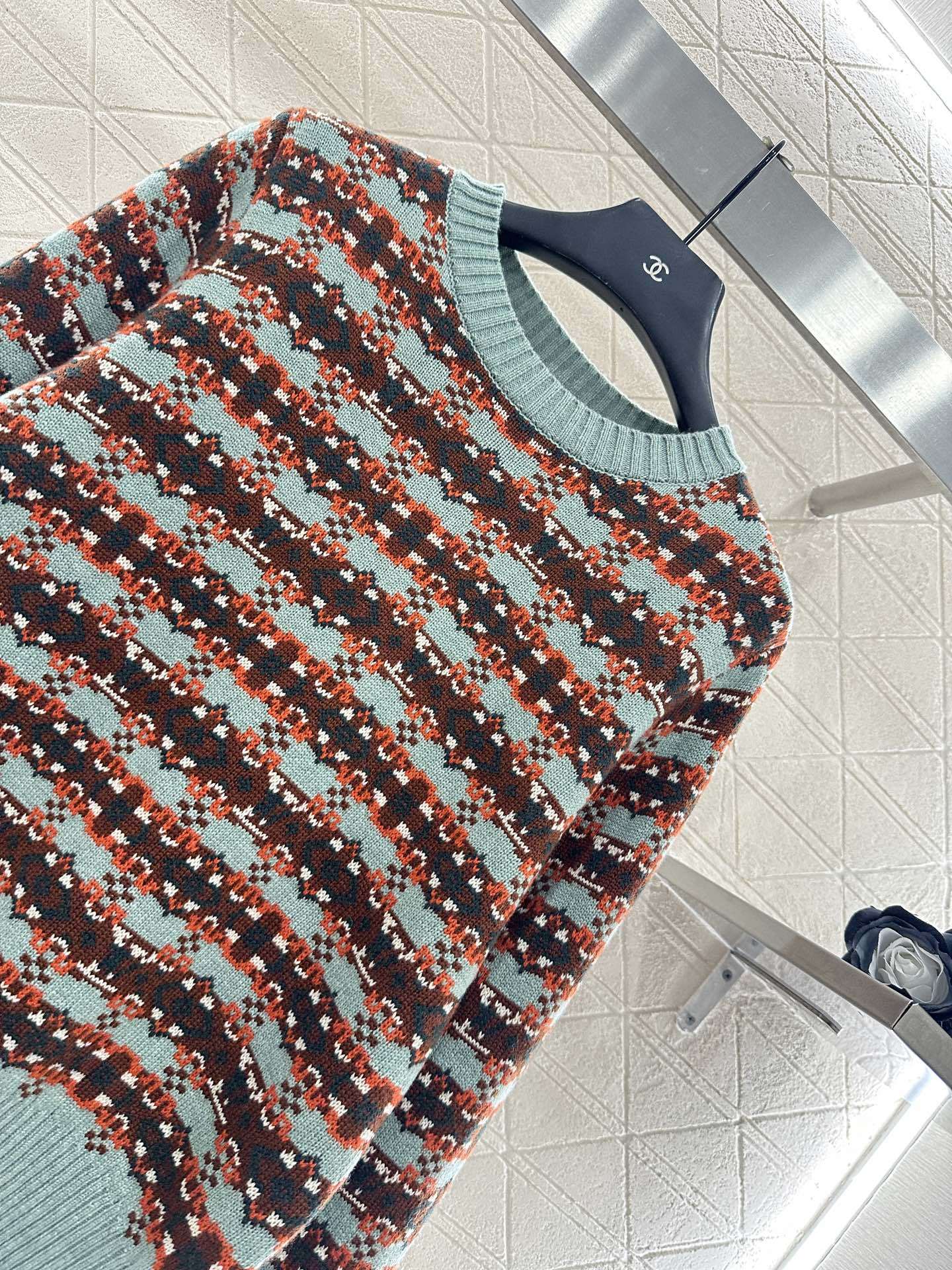 ♥Louis vuitto*♥2025新品上架 圆领针织套头毛衣定制YB羊毛纱线织造,质感光泽,柔软亲肤