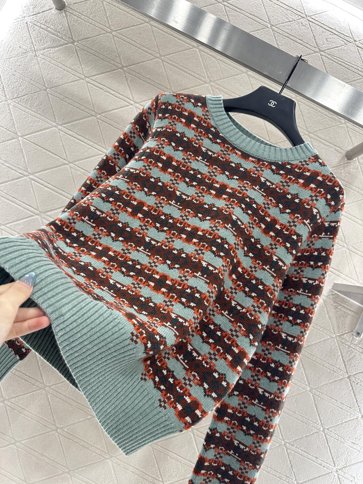 ♥Louis vuitto*♥2025新品上架 圆领针织套头毛衣定制YB羊毛纱线织造,质感光泽,柔软亲肤