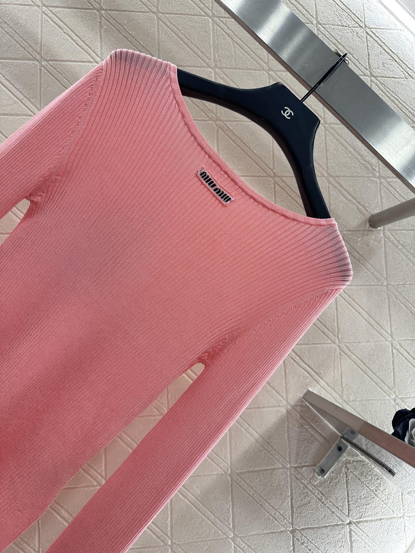 ♥Miumi*♥2025新品上架 修身打底条纹针织长袖定制YB丝毛纱线织造,质感高级,舒适柔软,平口大一