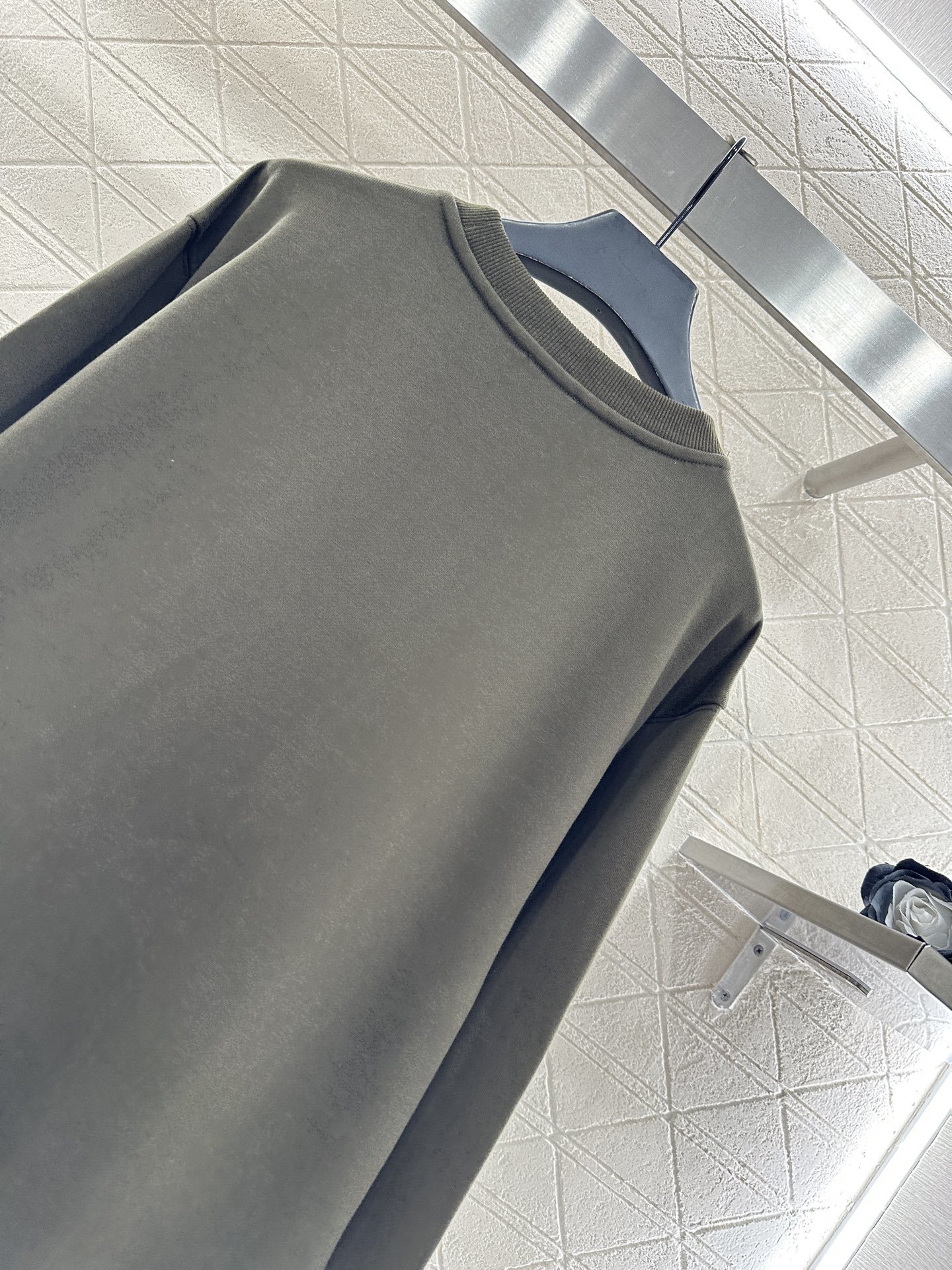 ♥Saint Laurrn*♥2025新品上架 圆领字母徽标卫衣定制YB原生全棉材质,久洗不易变形起球,