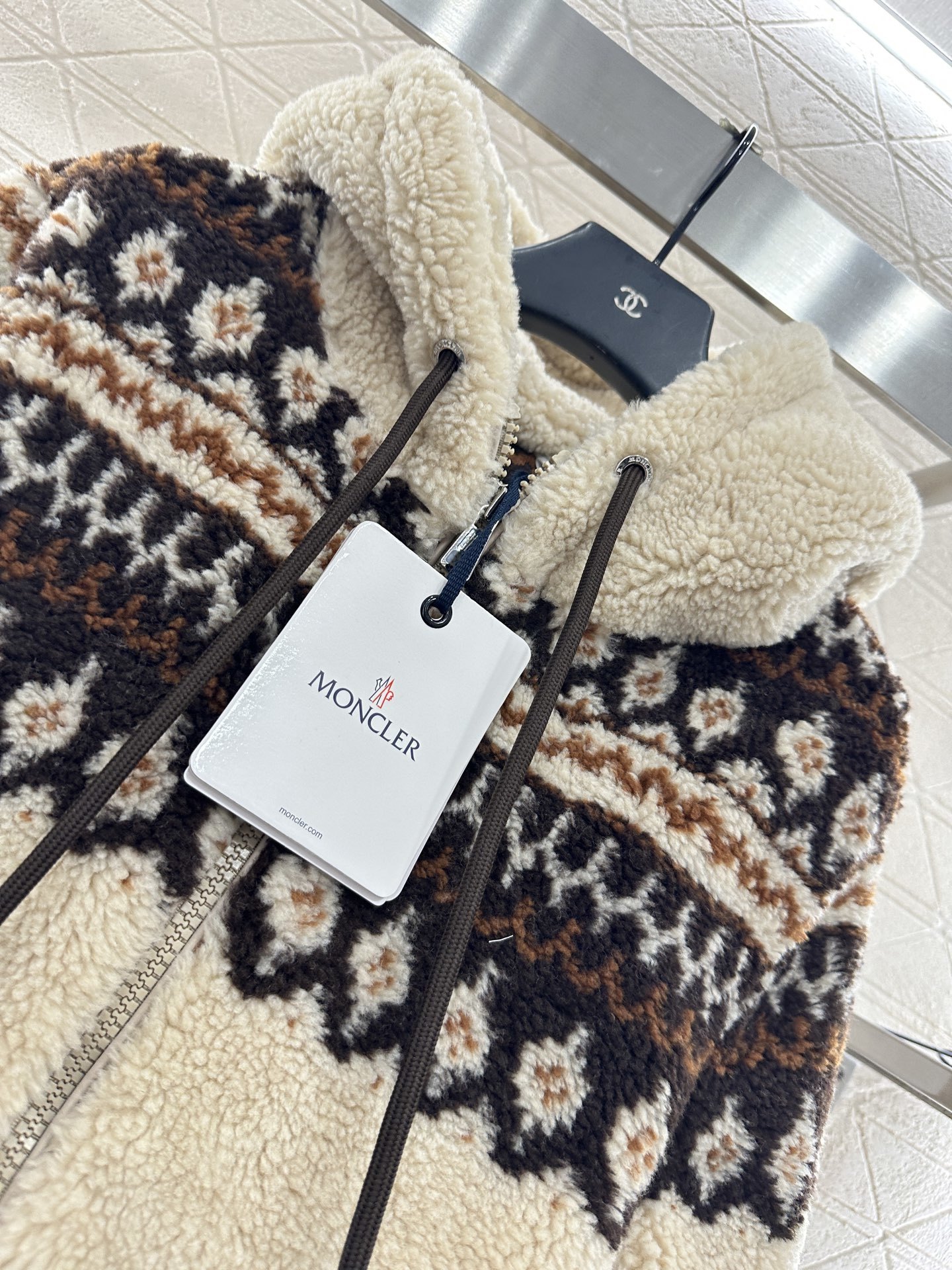 ♥Moncle*♥2025新品上架 泰迪毛绒连帽费尔岛花纹外套定制YB进口泰迪毛绒材质,颗粒毛绒肌理,舒