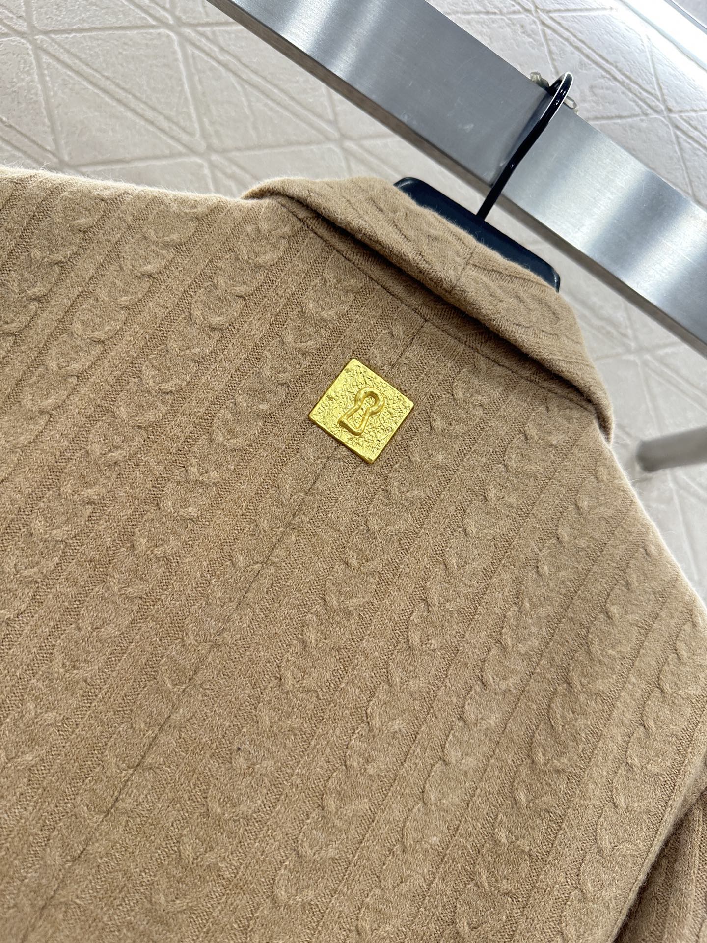 ♥Sch*♥2025新品上架 针织麻花西装外套定制YB进口棉毛材质,质感光泽,垂感更强,翻领正肩西装版型