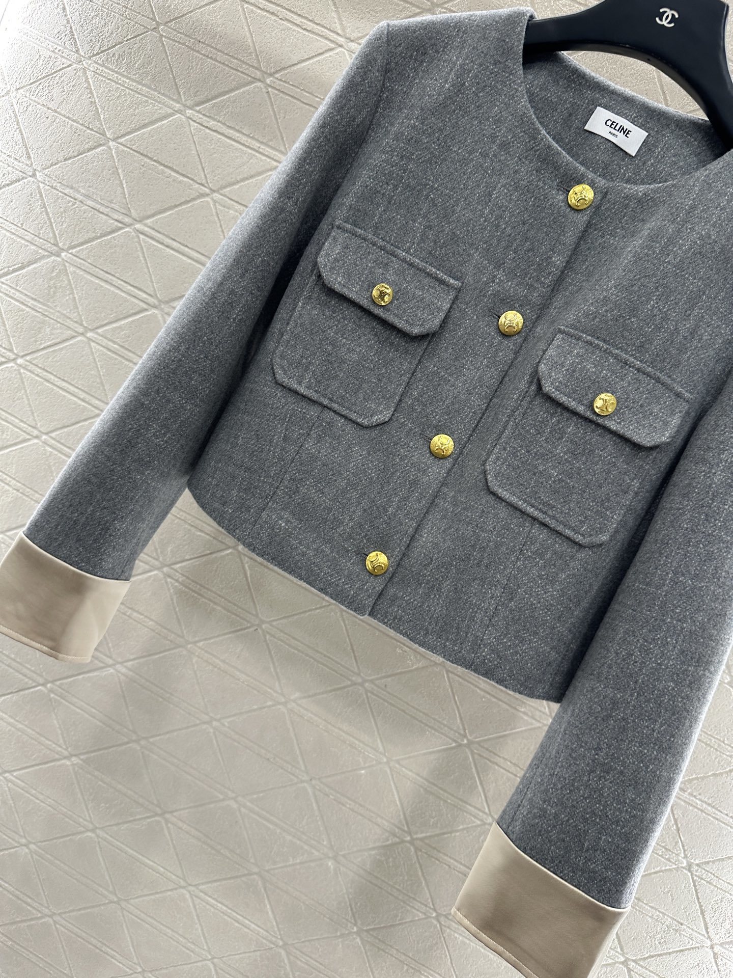 ♥Celin*♥2025新品上架 圆领拼接袖外套半裙套装定制YB进口精仿羊毛材质,肌理明显,质感上乘,高