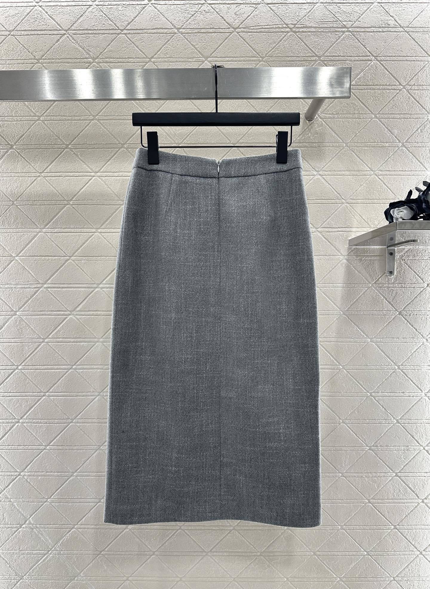 ♥Celin*♥2025新品上架 圆领拼接袖外套半裙套装定制YB进口精仿羊毛材质,肌理明显,质感上乘,高