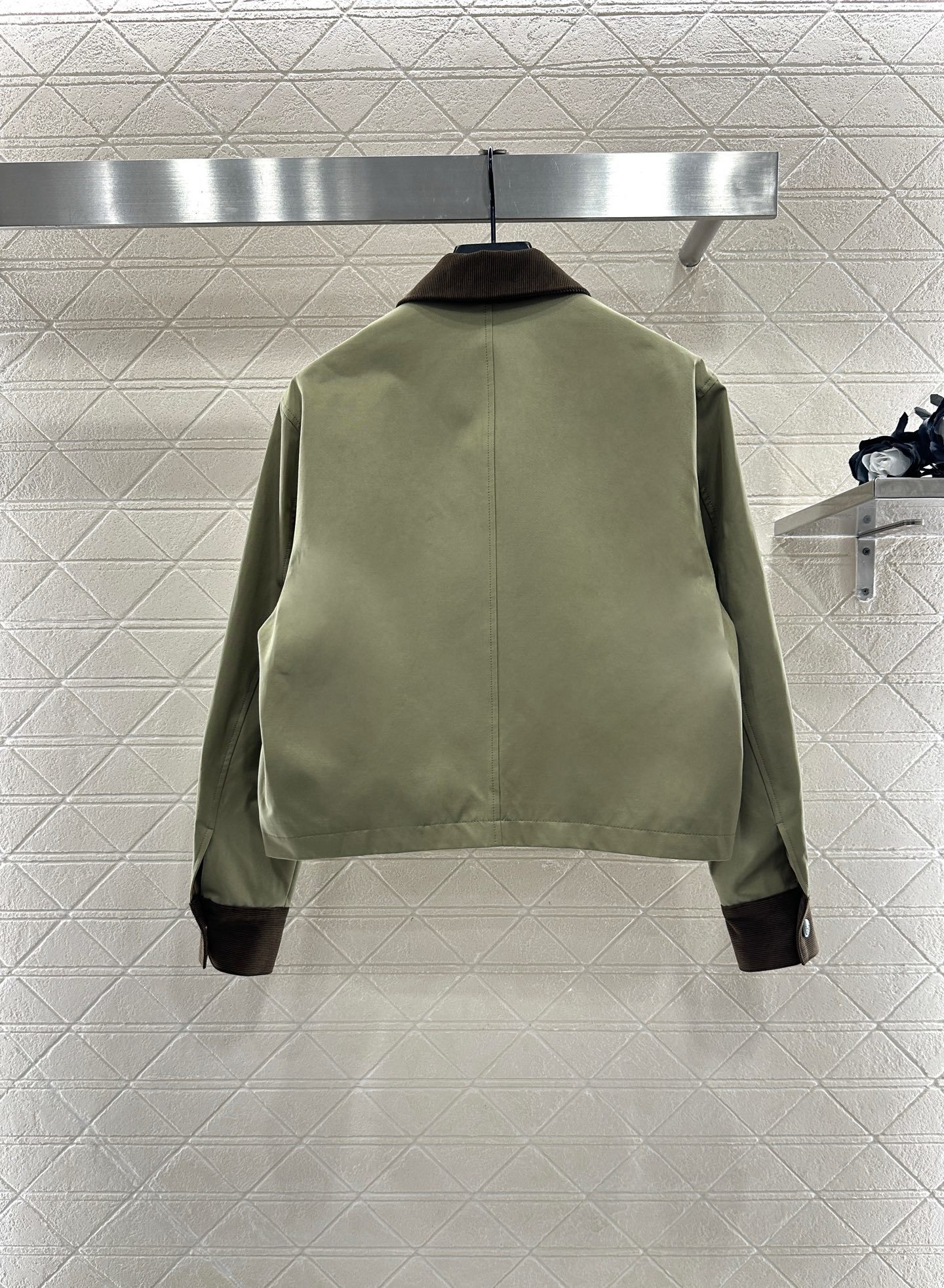 ♥Prad*♥2025新品上架 灯芯绒领撞色夹克外套定制YB斜纹全棉材质,质感细腻,穿搭垂顺有型,翻领廓