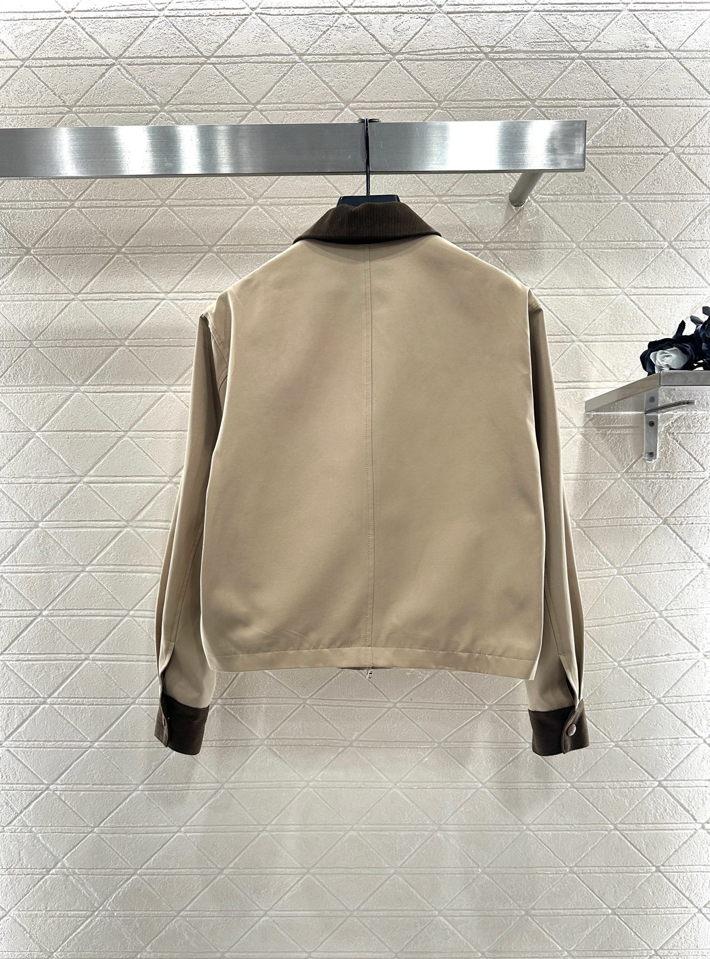 ♥Prad*♥2025新品上架 灯芯绒领撞色夹克外套定制YB斜纹全棉材质,质感细腻,穿搭垂顺有型,翻领廓