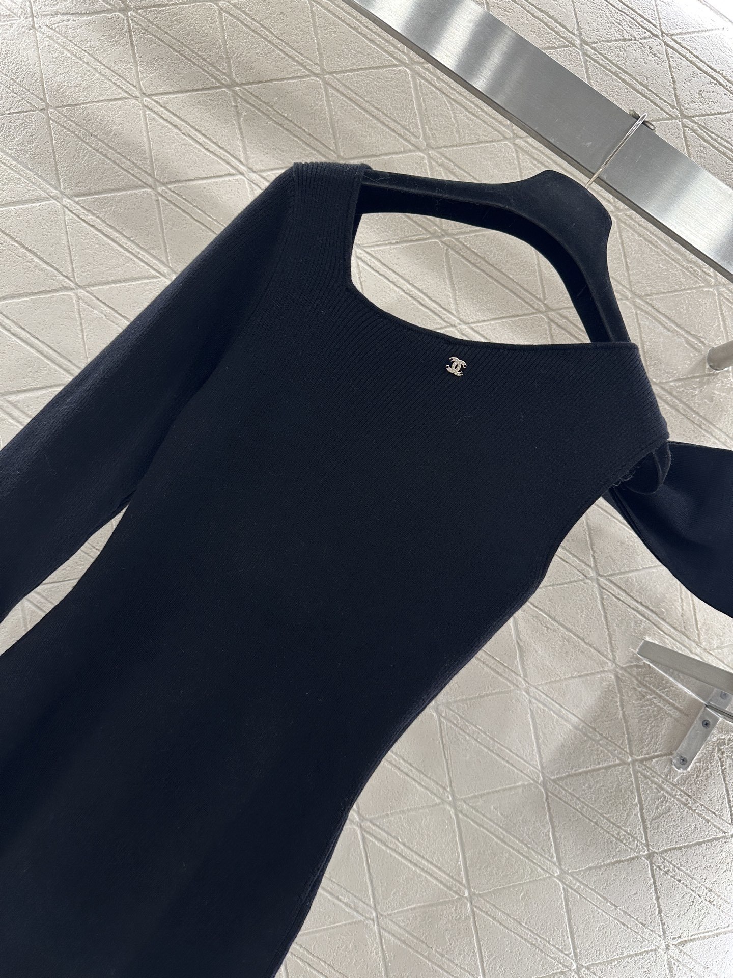 ♥Chane*♥2025新品上架 单袖蝴蝶结针织连衣裙定制YB羊绒羊毛纱线织造,质感高级,舒适柔软,圆领