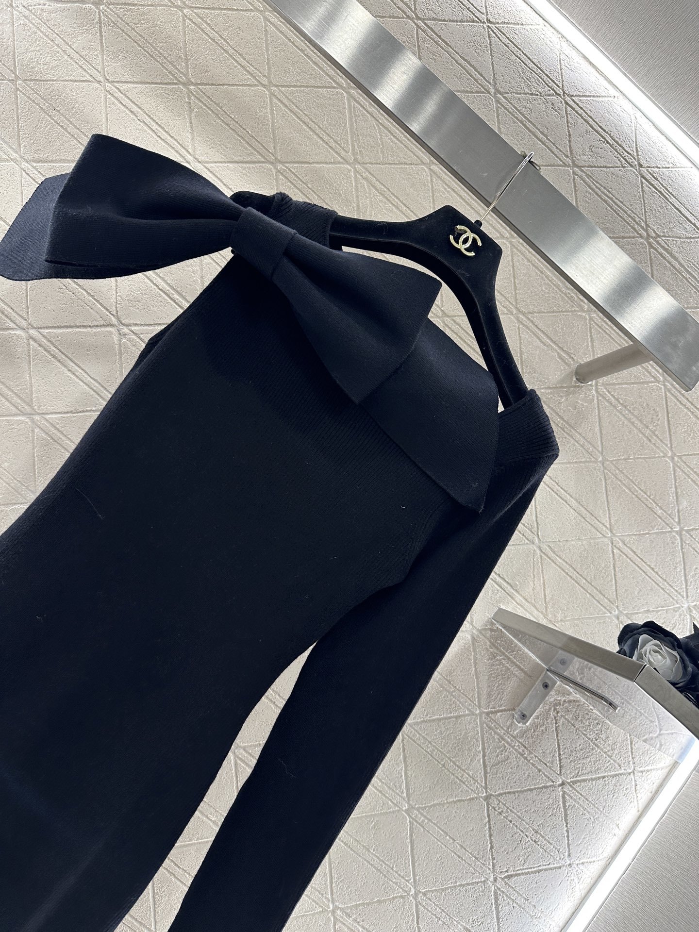 ♥Chane*♥2025新品上架 单袖蝴蝶结针织连衣裙定制YB羊绒羊毛纱线织造,质感高级,舒适柔软,圆领