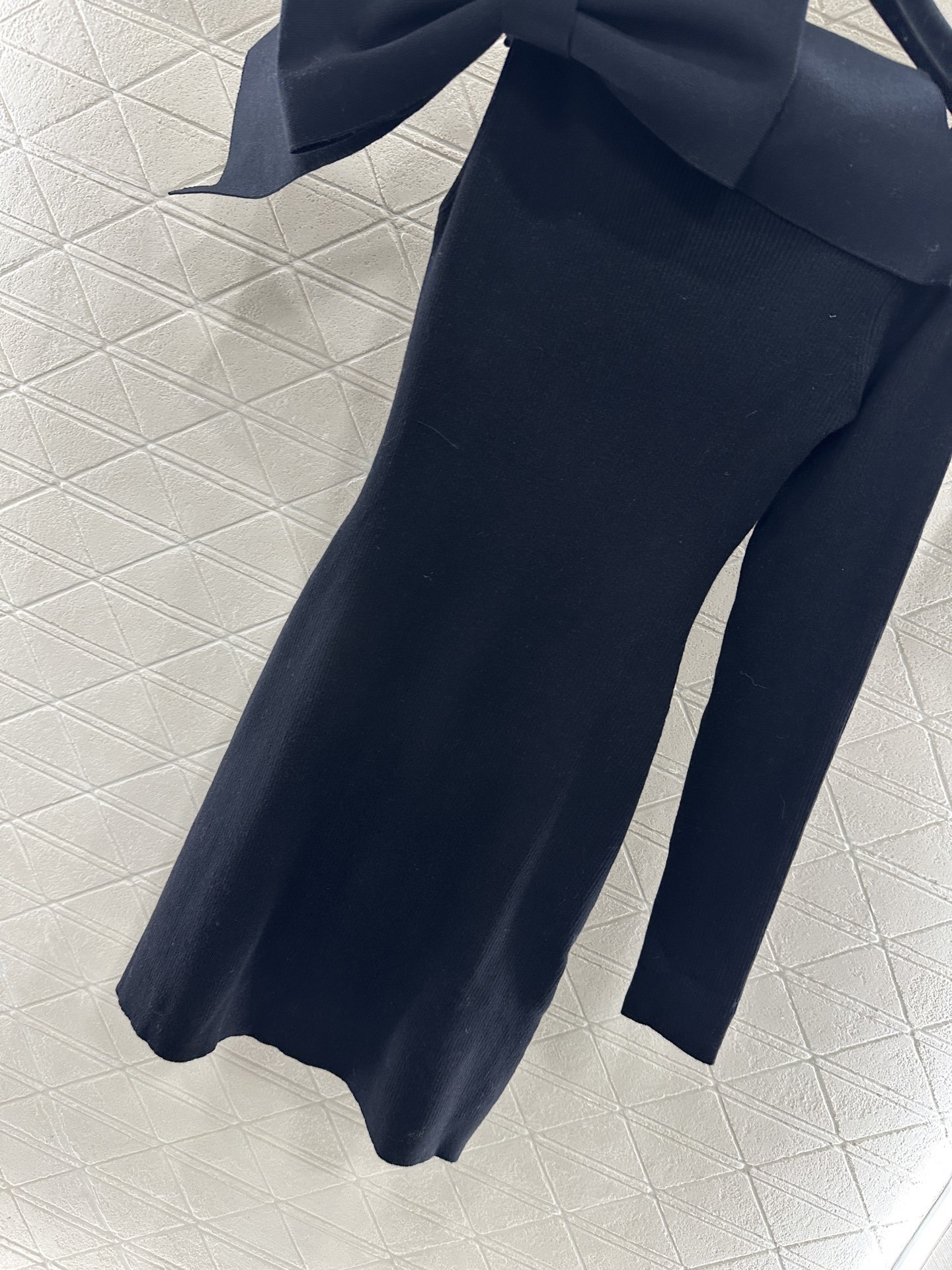 ♥Chane*♥2025新品上架 单袖蝴蝶结针织连衣裙定制YB羊绒羊毛纱线织造,质感高级,舒适柔软,圆领