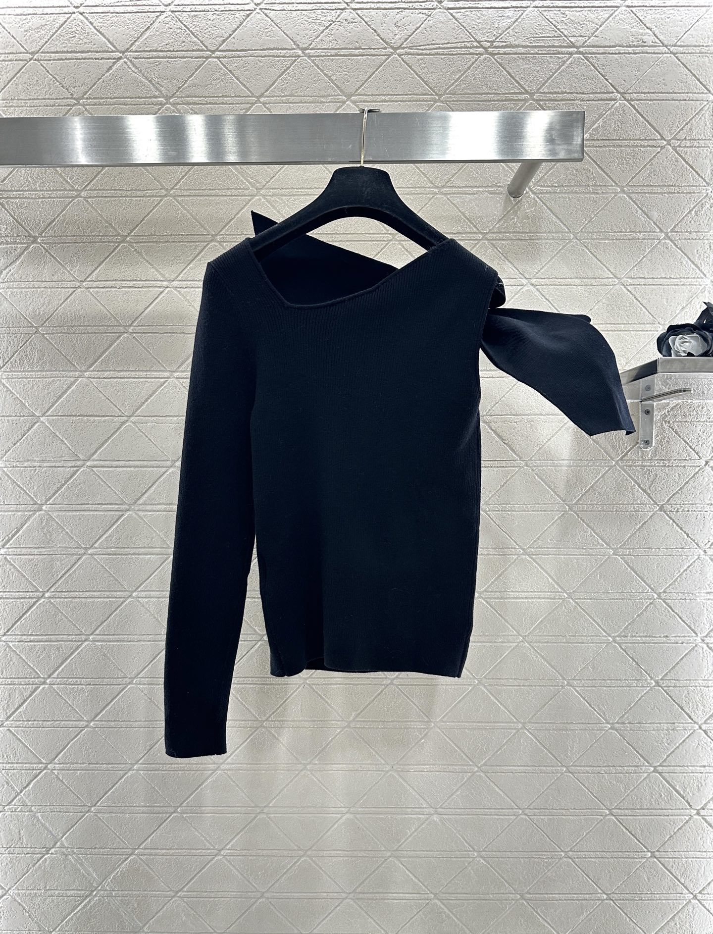 ♥Chane*♥2025新品上架 单袖蝴蝶结针织上衣定制YB羊绒羊毛纱线织造,质感高级,舒适柔软,圆领针