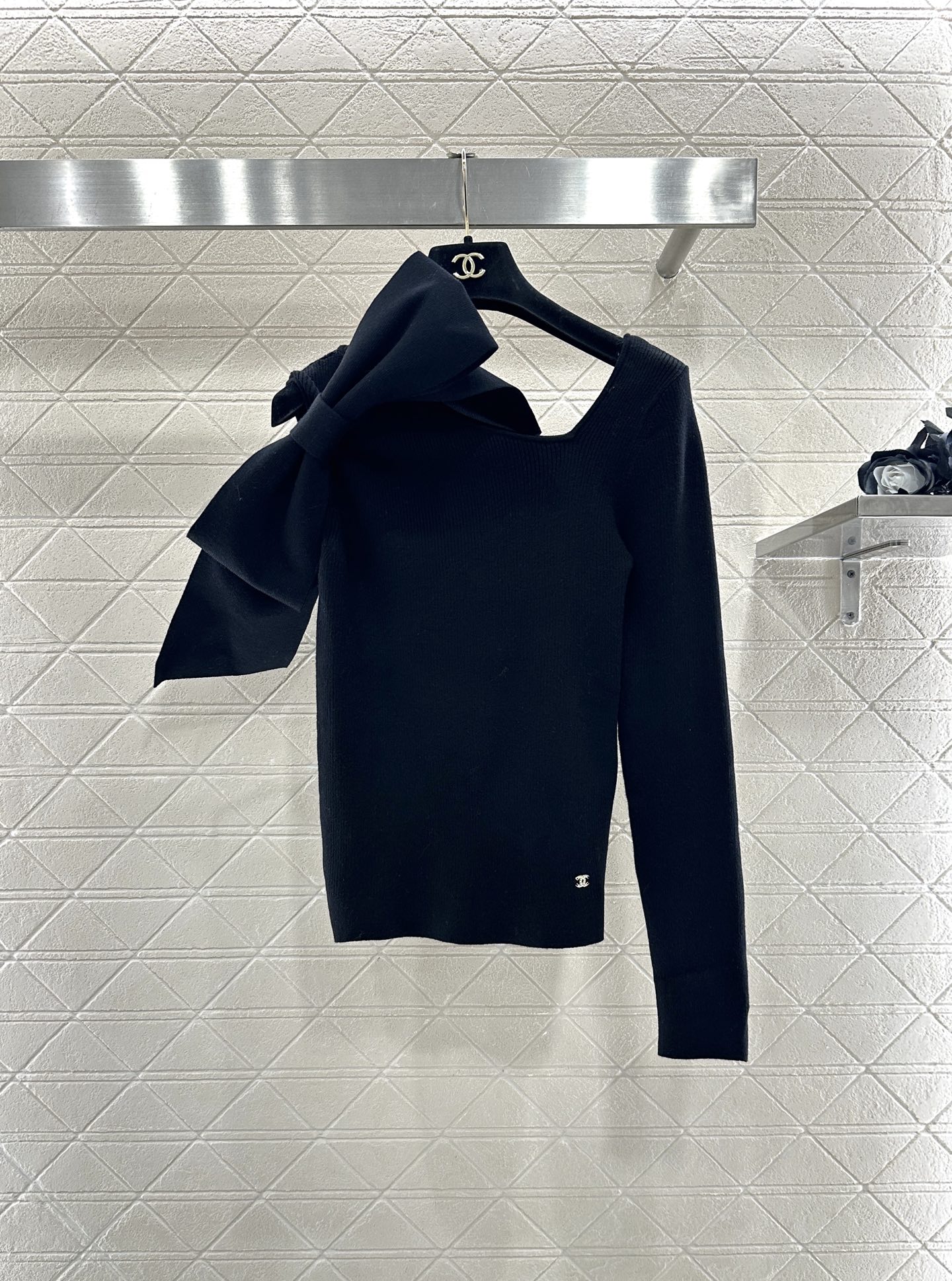 ♥Chane*♥2025新品上架 单袖蝴蝶结针织上衣定制YB羊绒羊毛纱线织造，质感高级，舒适柔软，圆领针