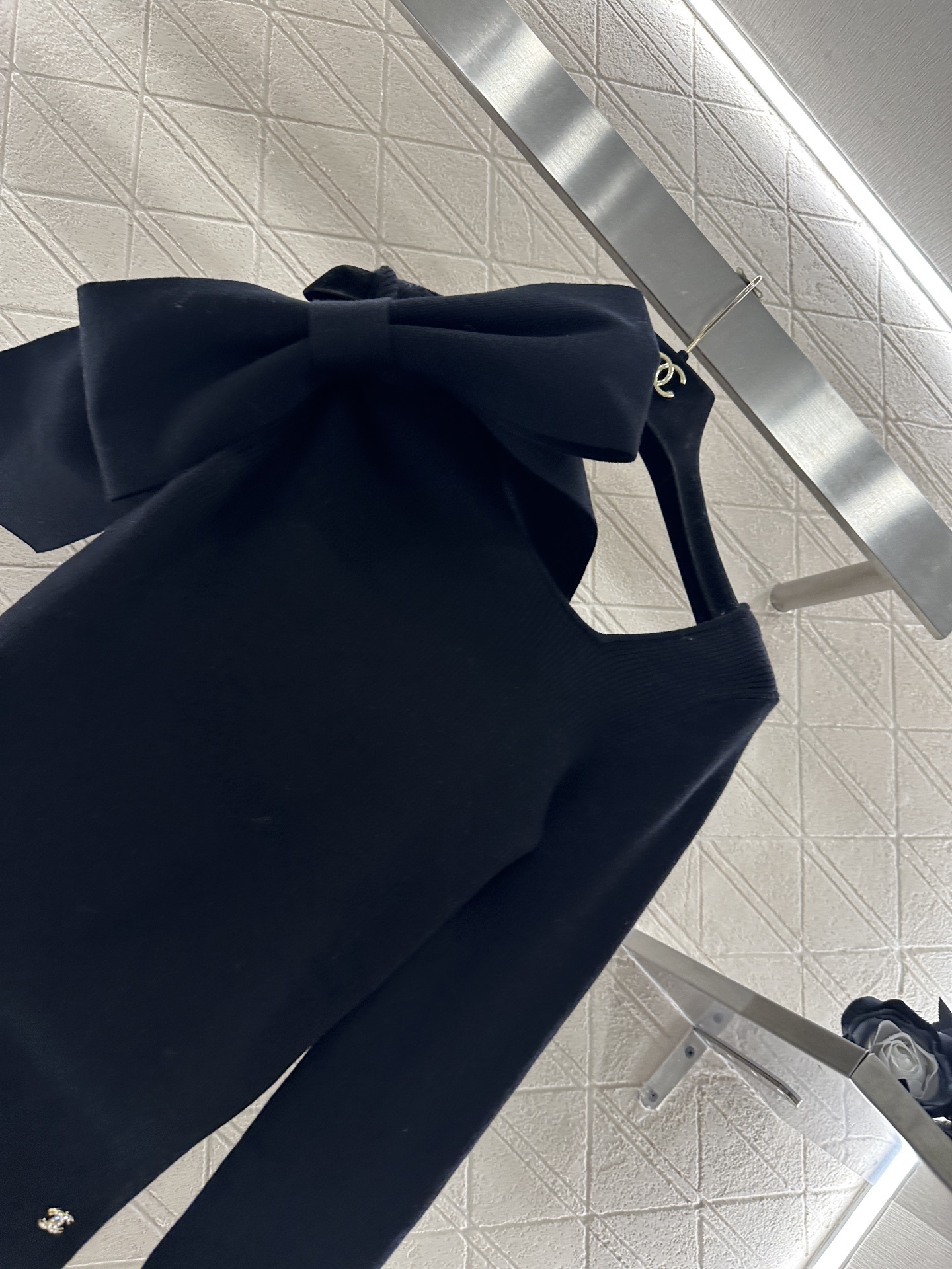 ♥Chane*♥2025新品上架 单袖蝴蝶结针织上衣定制YB羊绒羊毛纱线织造,质感高级,舒适柔软,圆领针