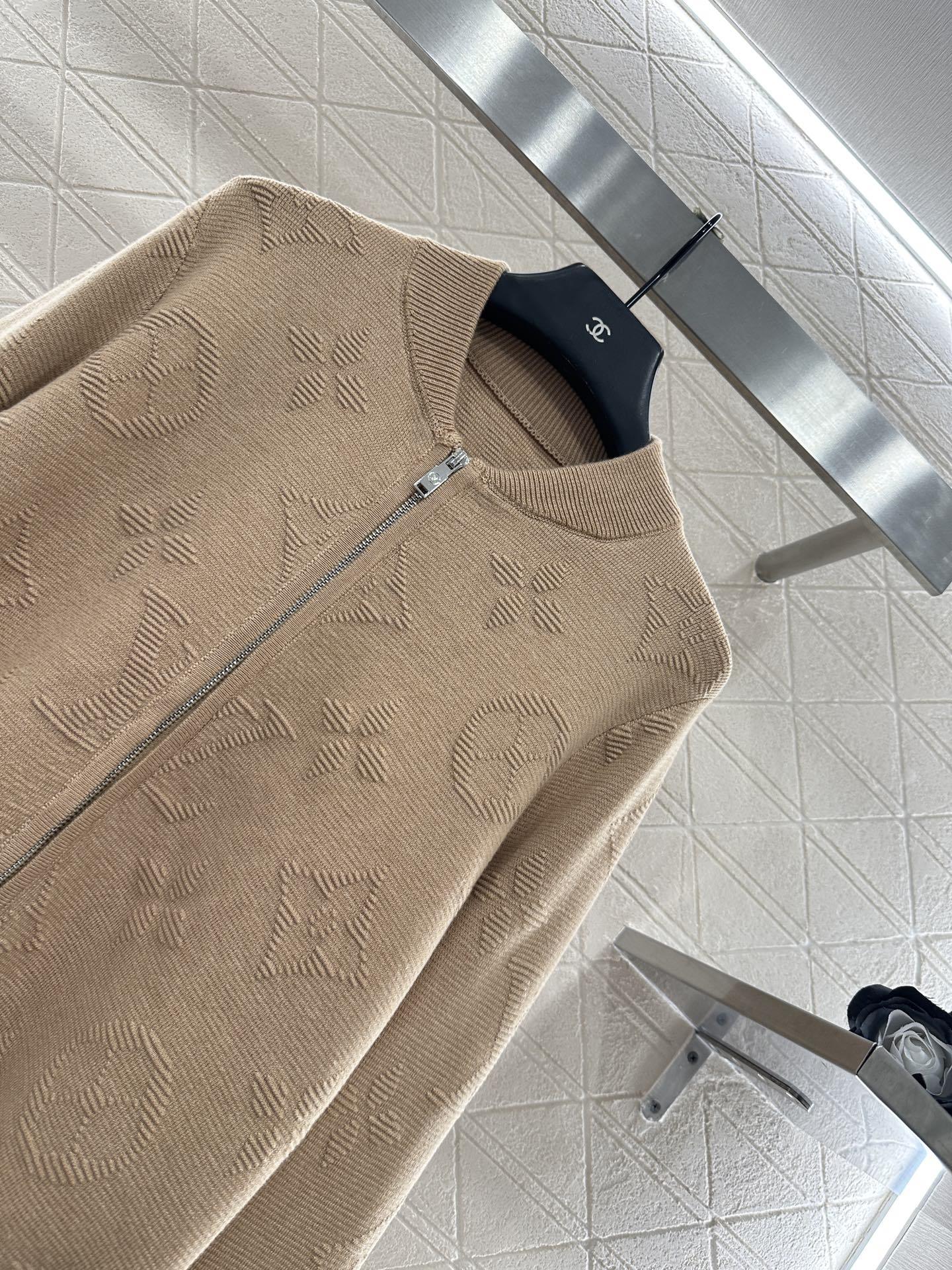 ♥Louis Vuitto*♥2025新品上架 提花针织外套定制YB羊毛纱线织造,提花工艺处理,呈现立体