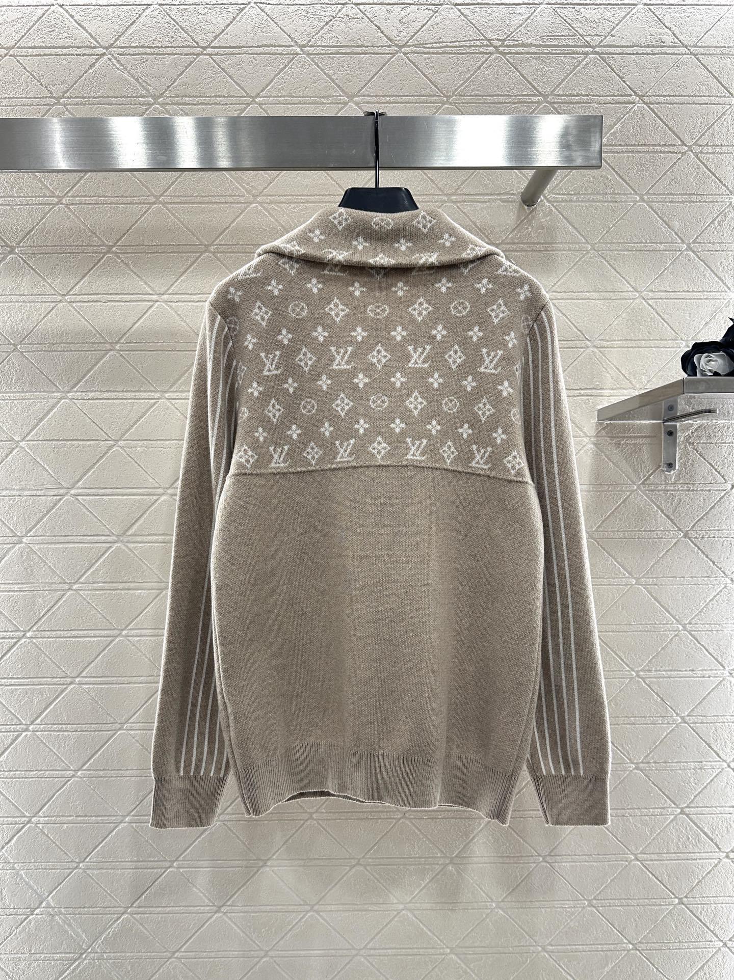 ♥Louis vuitto*♥2025新品上架 翻领拼接提花针织上衣定制YB羊毛纱线织造,柔软舒适,洋气